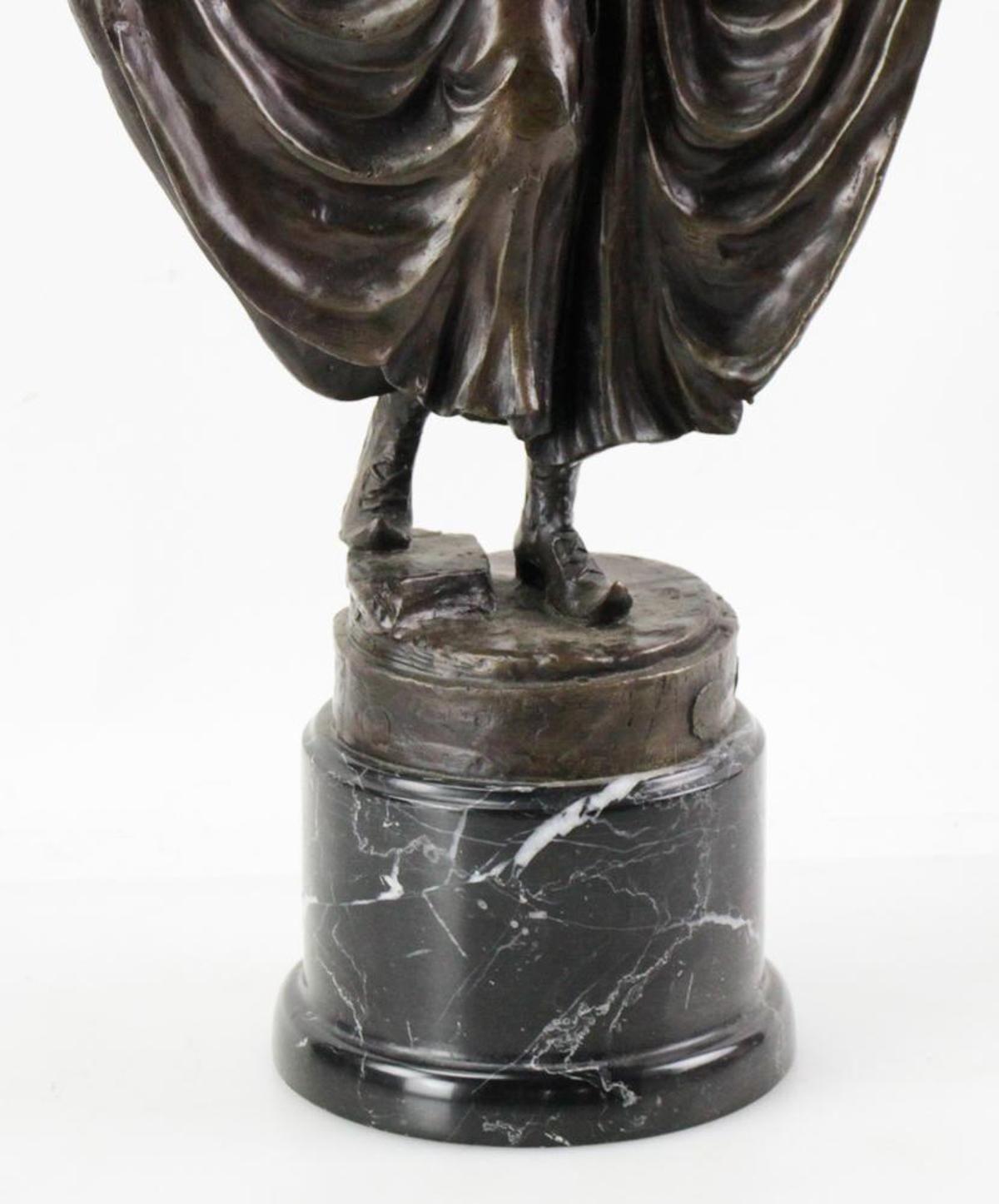 Bronze-Art-Déco-Skulptur einer Tänzerin aus Bronze auf Marmorsockel im Angebot 4