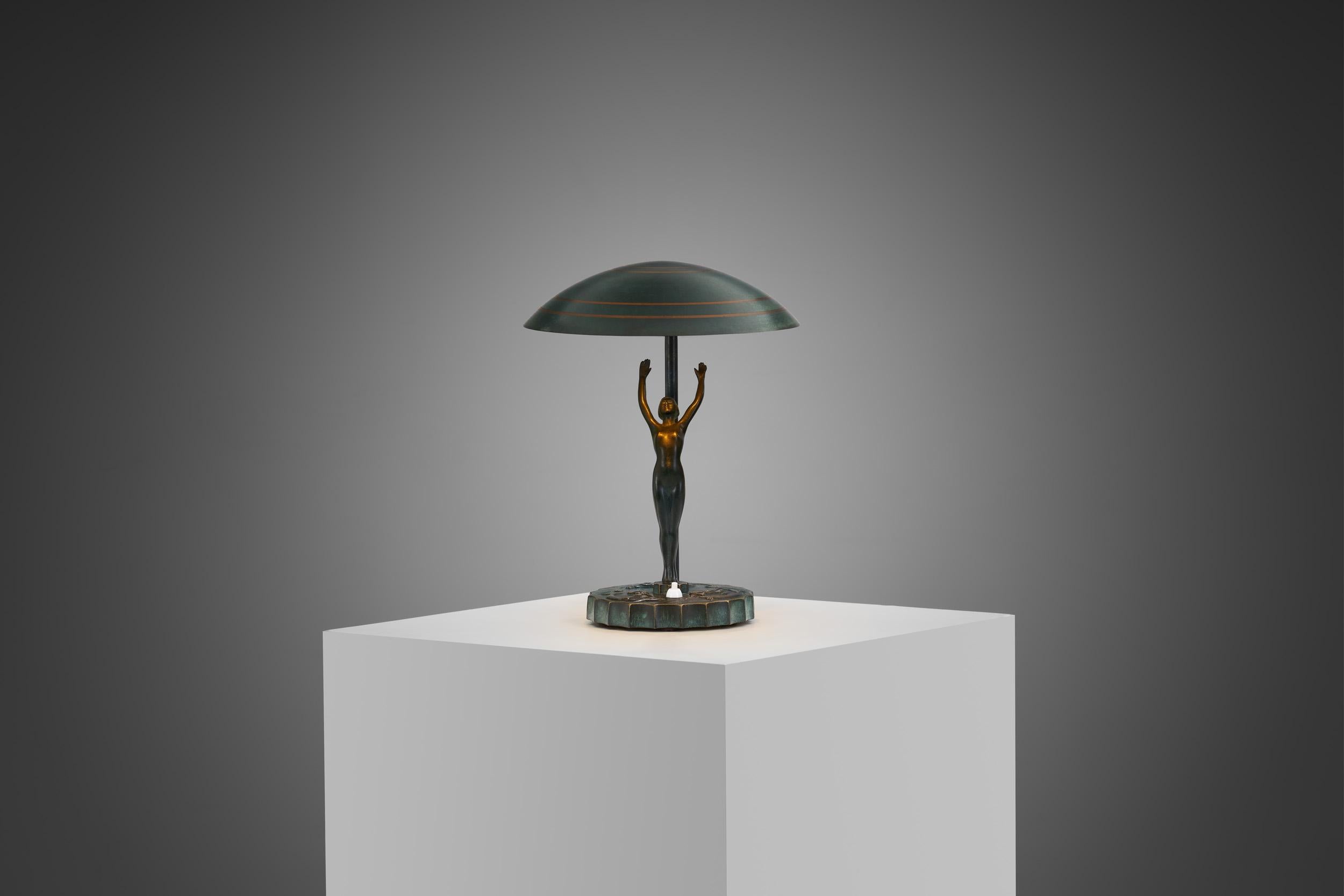 Bronze Art Deco Table Lamp, Europe ca 1930s In Good Condition For Sale In Utrecht, NL