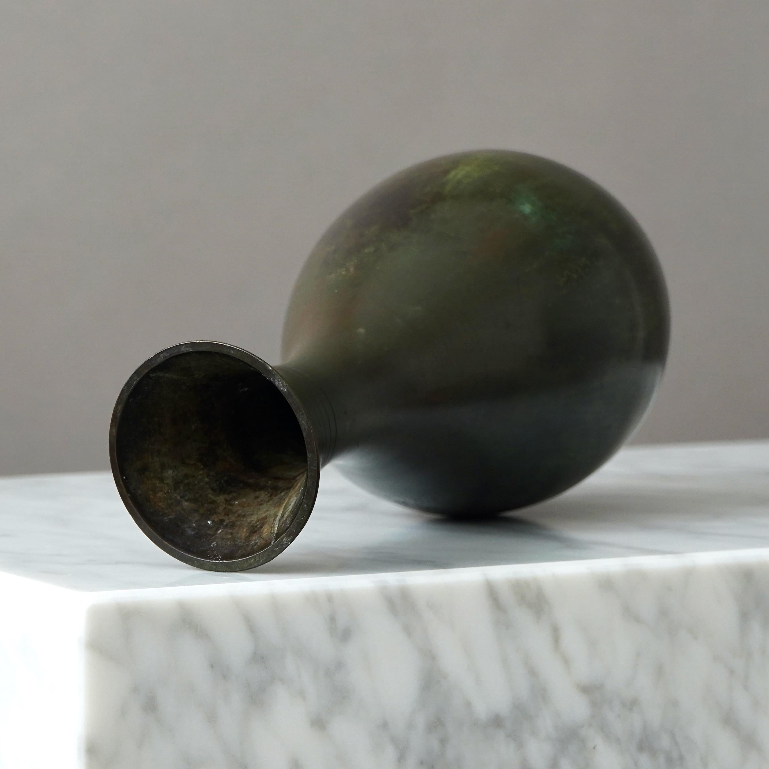 Vaso Art Deco in bronzo di GAB Guldsmedsaktiebolaget, Svezia, anni '30 in vendita 2