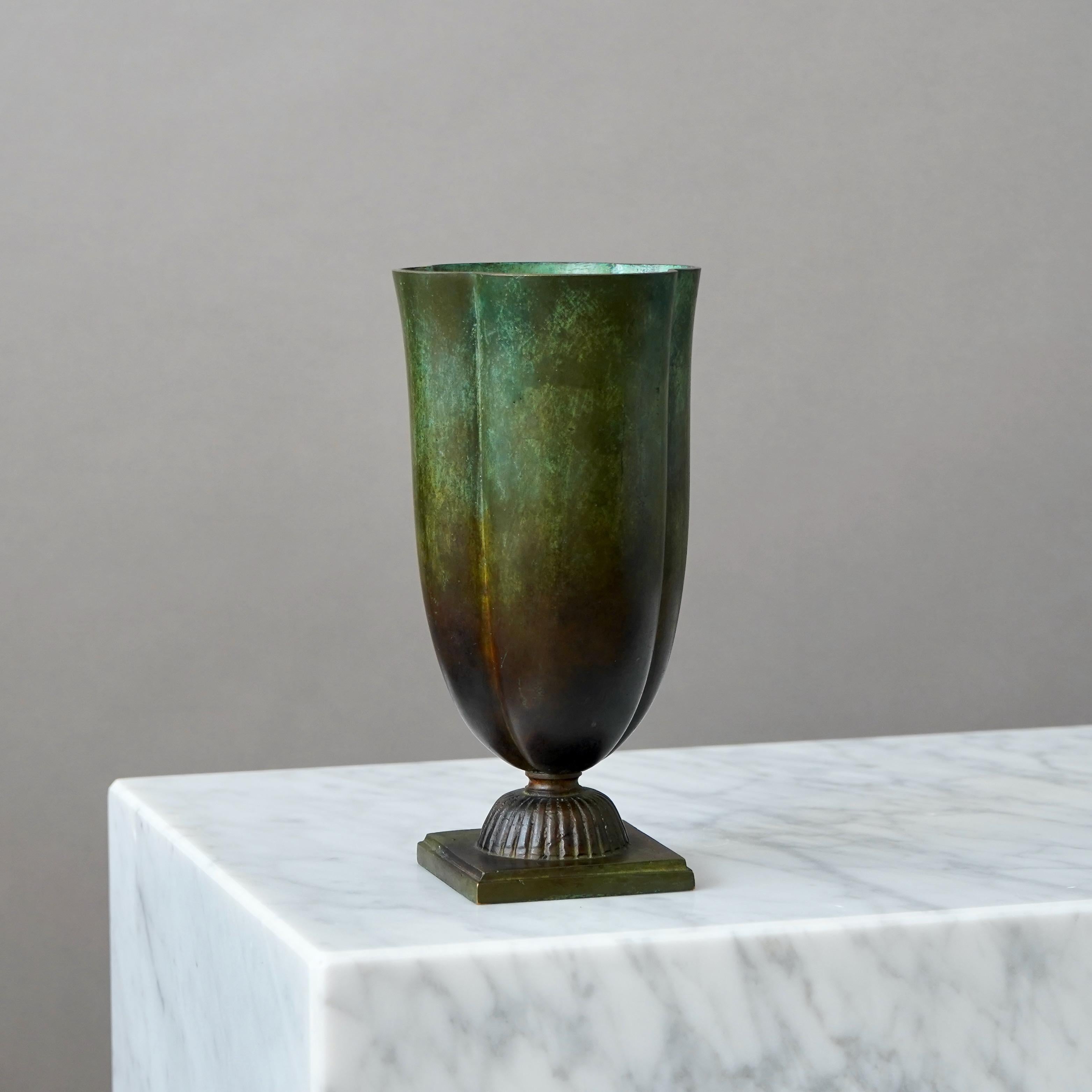 Vaso Art Deco in bronzo di GAB Guldsmedsaktiebolaget, Svezia, anni '30 in vendita 2