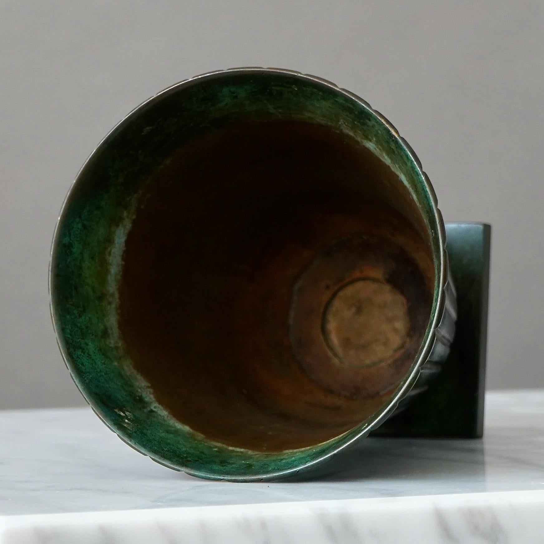 Vaso Art Deco in bronzo di GAB Guldsmedsaktiebolaget, Svezia, anni '30 in vendita 3