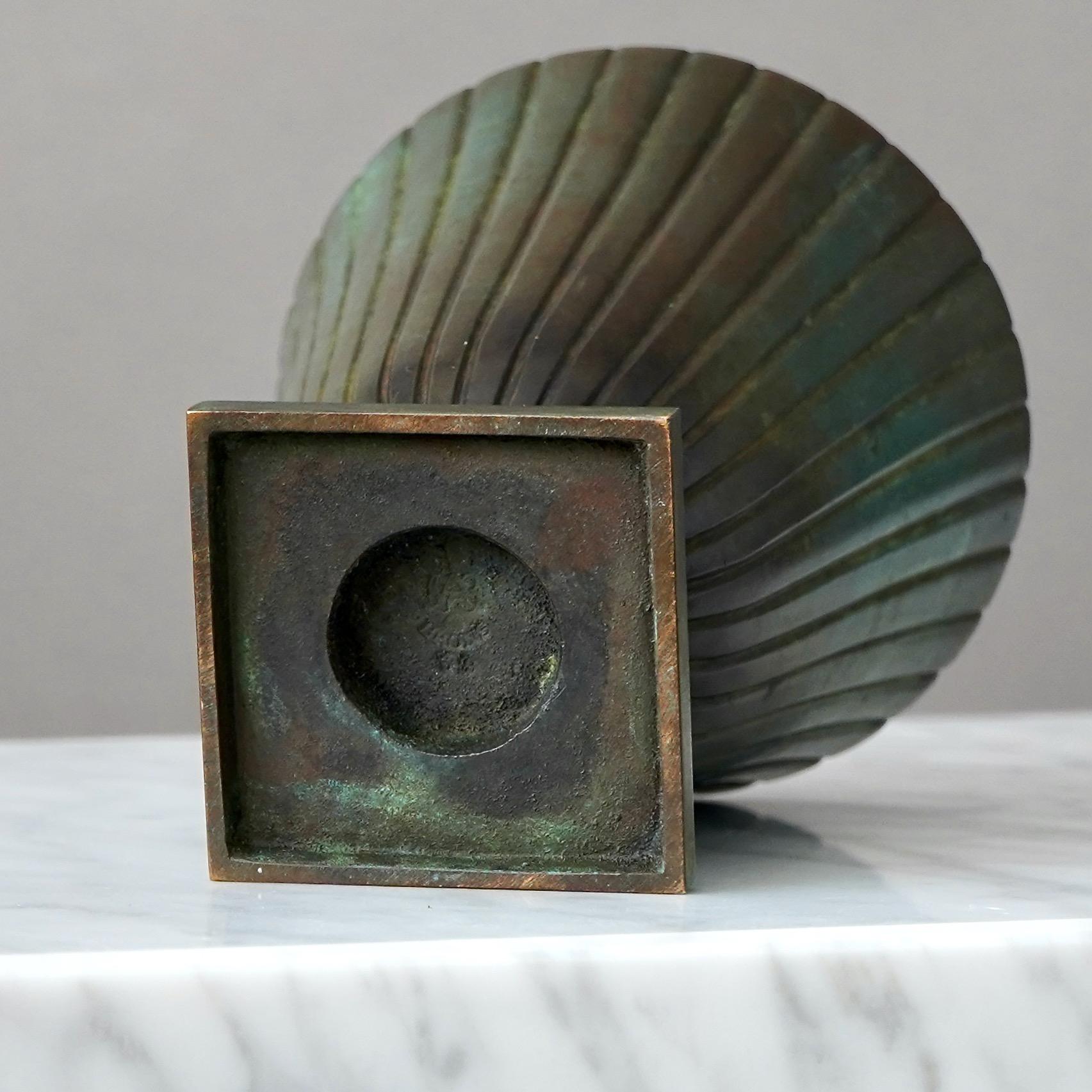 Vaso Art Deco in bronzo di GAB Guldsmedsaktiebolaget, Svezia, anni '30 in vendita 4