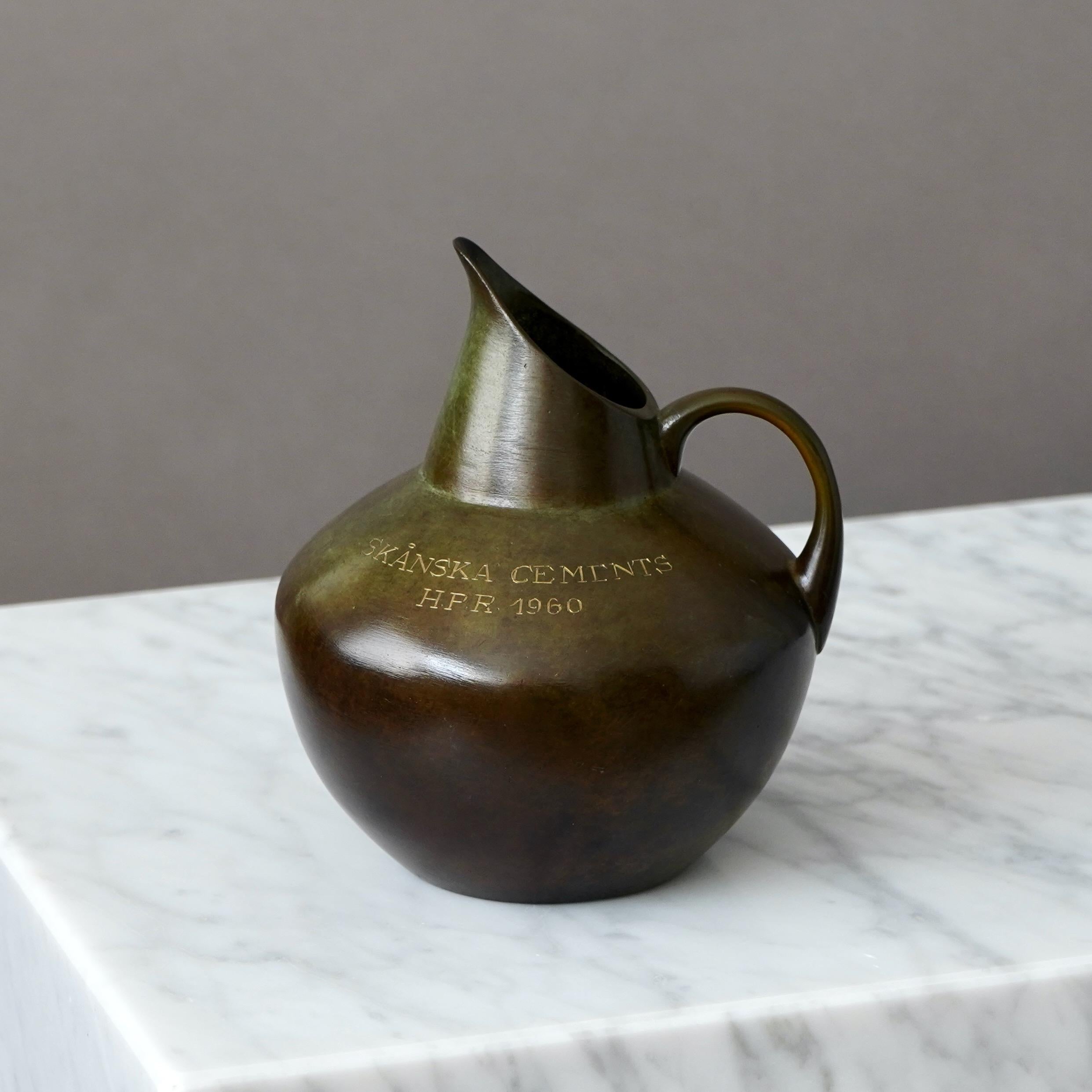 Scandinavo moderno Vaso Art Deco in bronzo di GAB Guldsmedsaktiebolaget, Svezia, anni '30 in vendita
