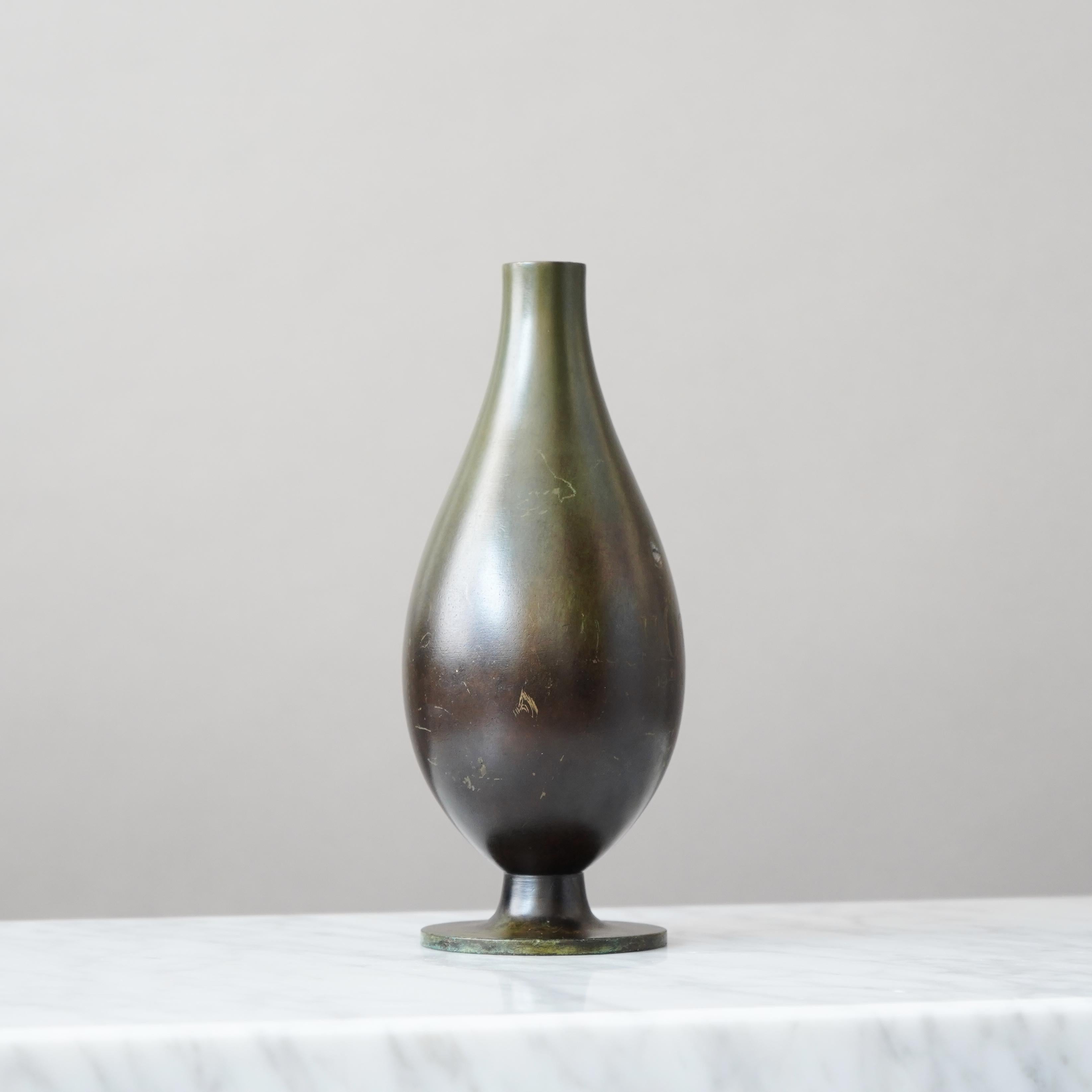 Art déco Bronze Art Deco Vase by GAB Guldsmedsaktiebolaget, Sweden, 1930s en vente