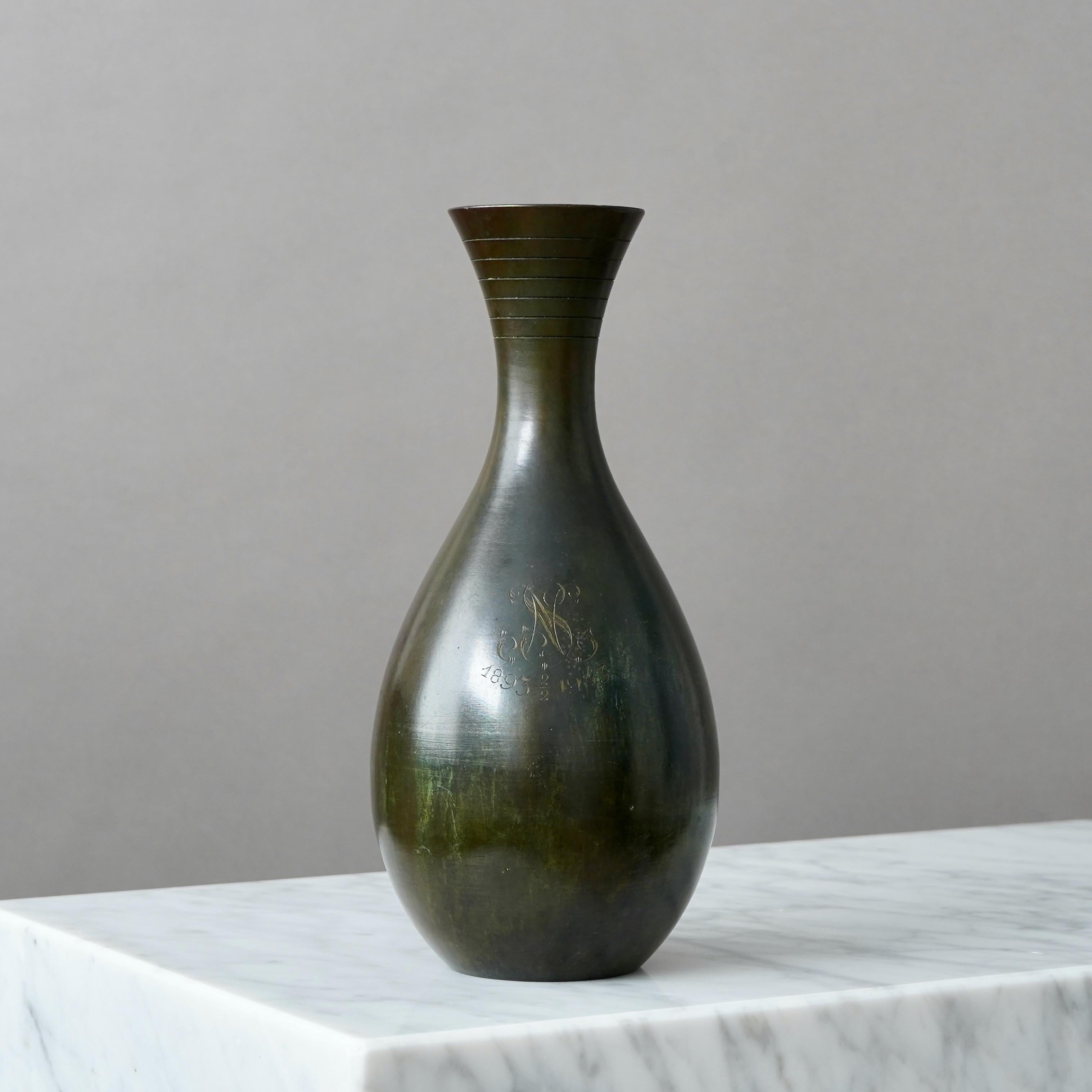 Calco Vaso Art Deco in bronzo di GAB Guldsmedsaktiebolaget, Svezia, anni '30 in vendita