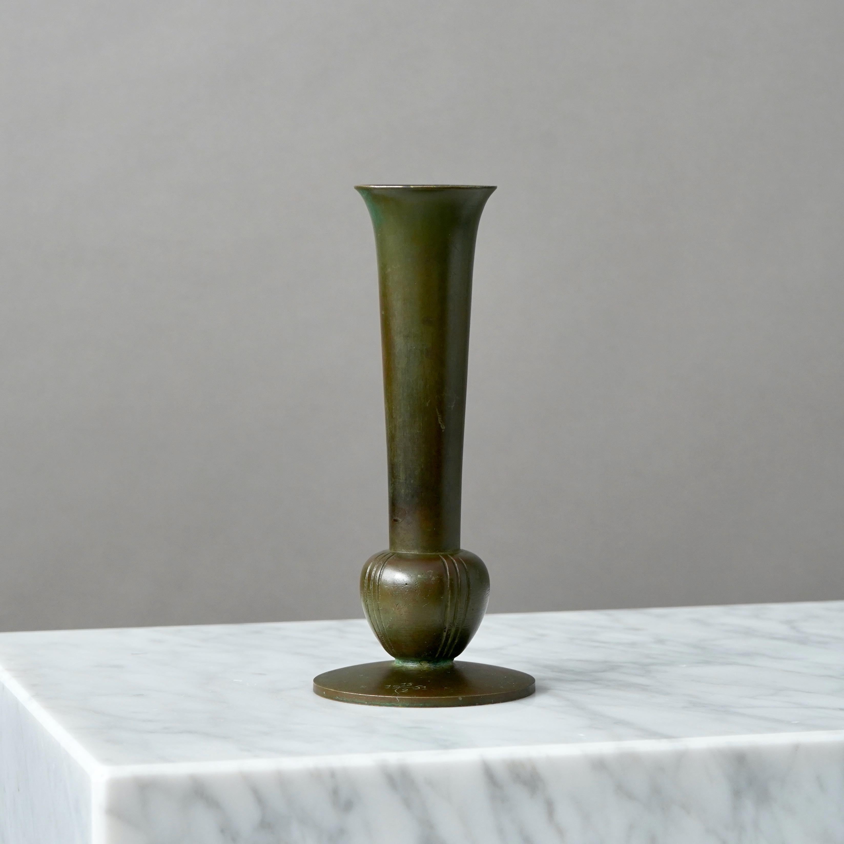 Calco Vaso Art Deco in bronzo di GAB Guldsmedsaktiebolaget, Svezia, anni '30 in vendita