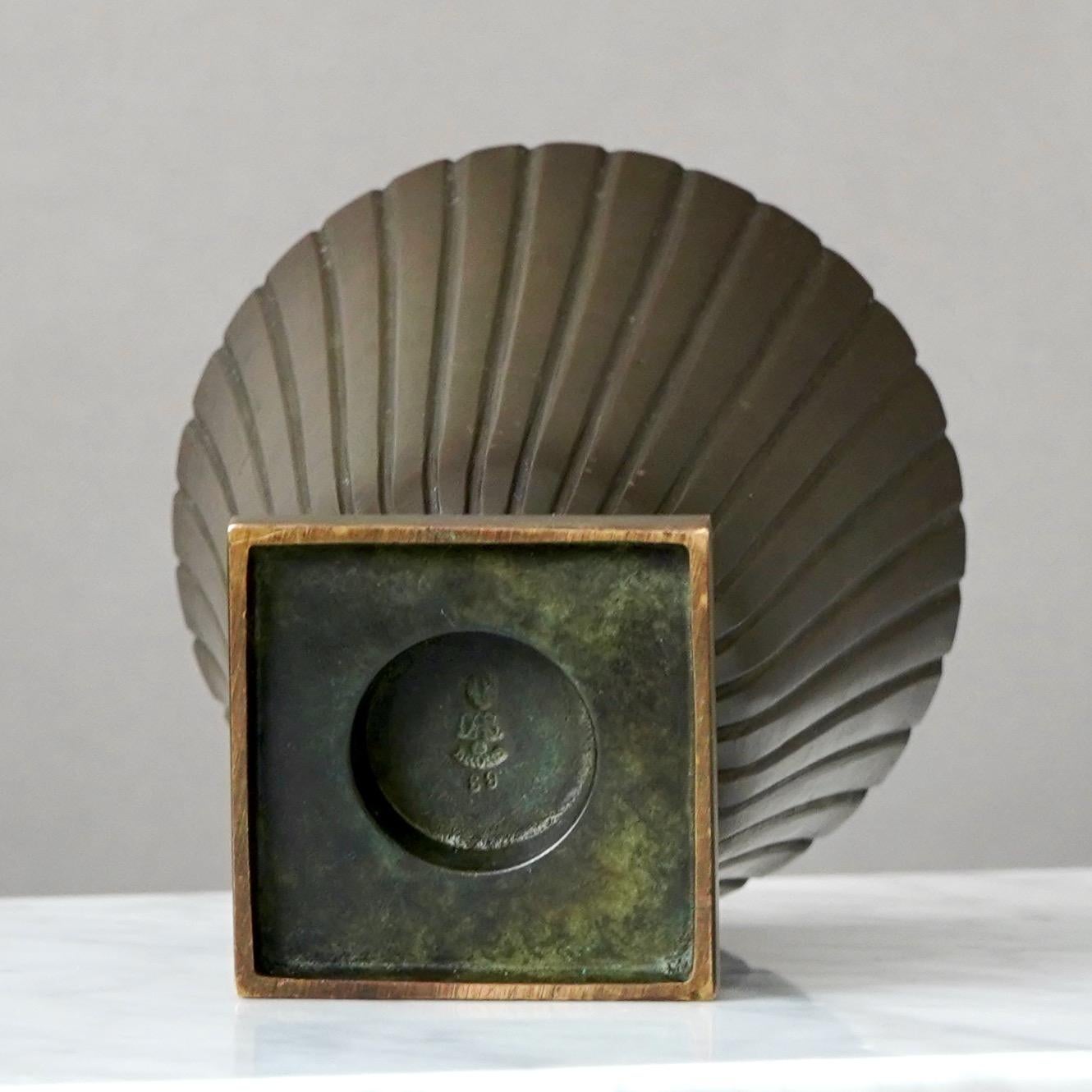 Calco Vaso Art Deco in bronzo di GAB Guldsmedsaktiebolaget, Svezia, anni '30 in vendita