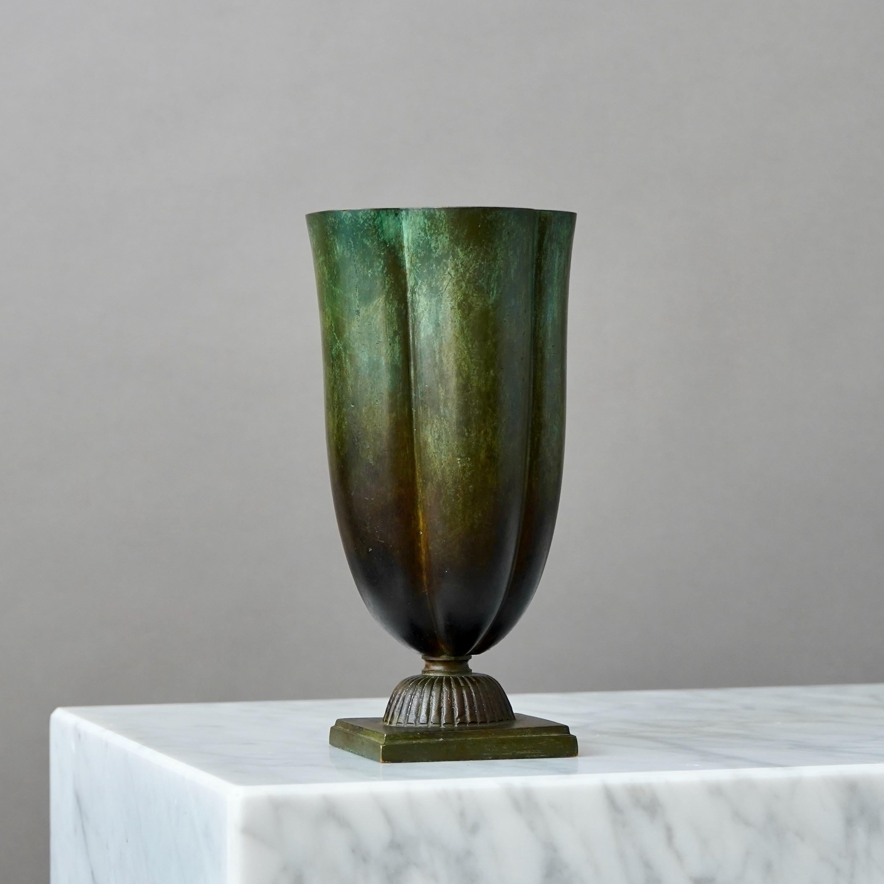 Vaso Art Deco in bronzo di GAB Guldsmedsaktiebolaget, Svezia, anni '30 In condizioni buone in vendita a Malmö, SE