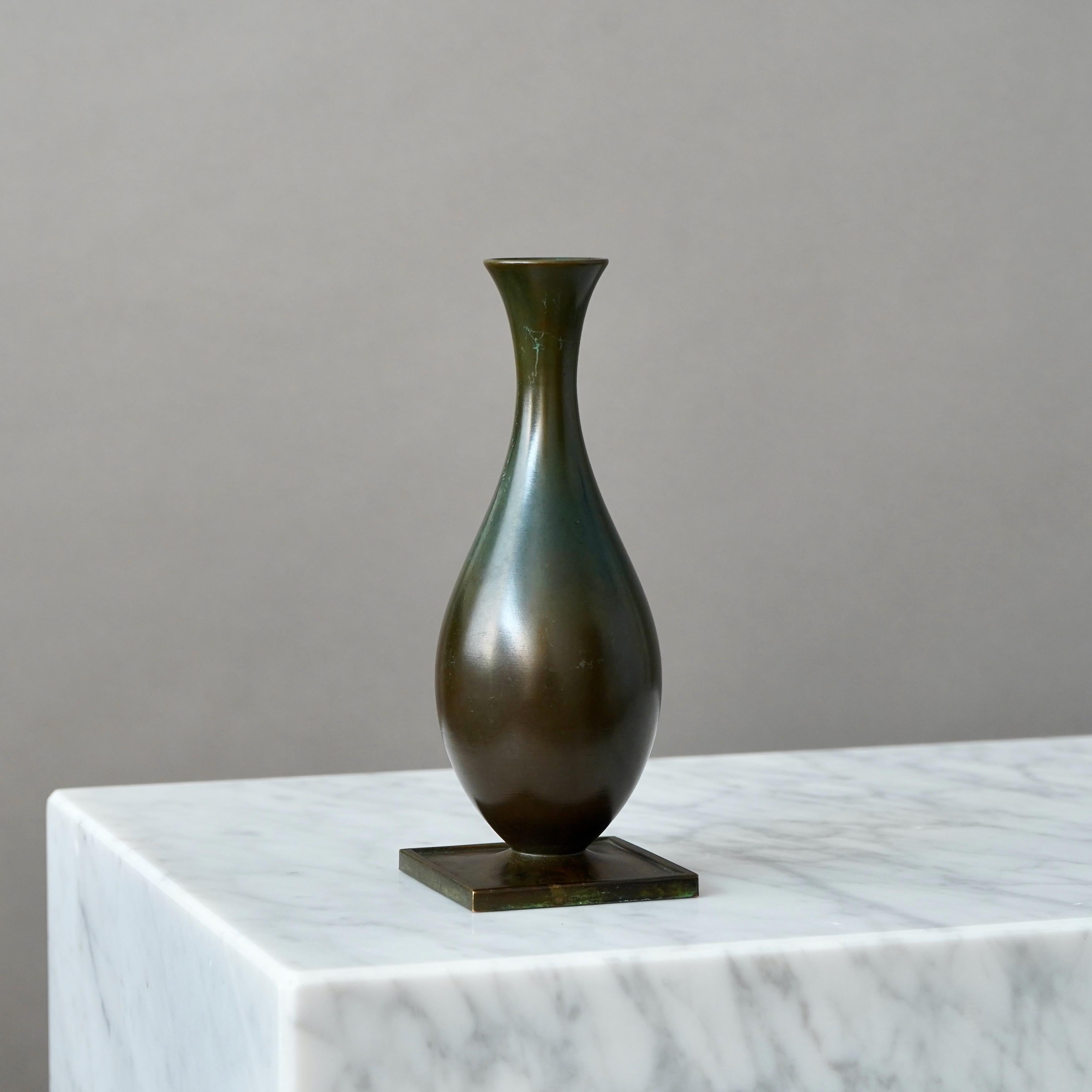 Vaso Art Deco in bronzo di GAB Guldsmedsaktiebolaget, Svezia, anni '30 In condizioni buone in vendita a Malmö, SE