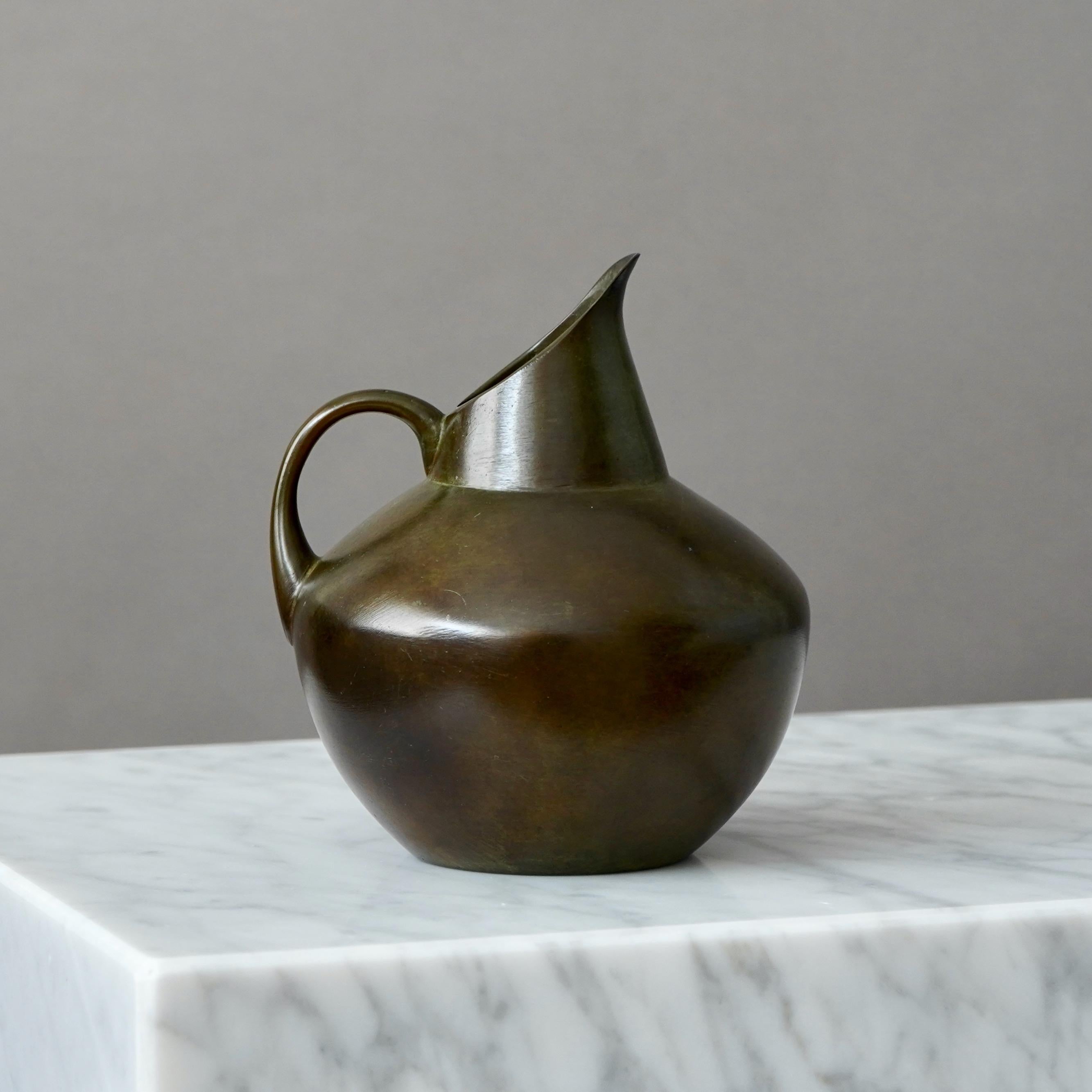 Vaso Art Deco in bronzo di GAB Guldsmedsaktiebolaget, Svezia, anni '30 In condizioni buone in vendita a Malmö, SE