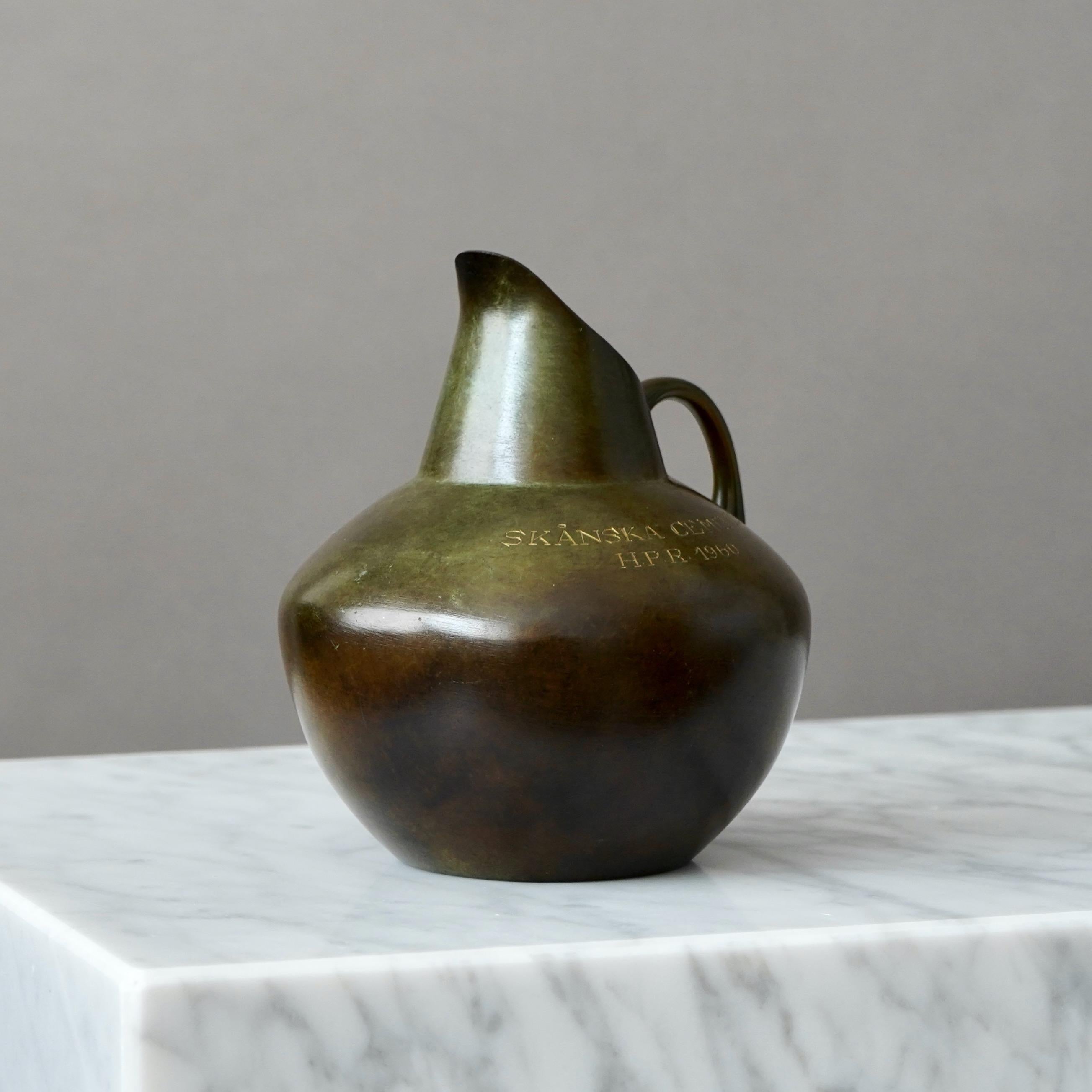 Metà XX secolo Vaso Art Deco in bronzo di GAB Guldsmedsaktiebolaget, Svezia, anni '30 in vendita