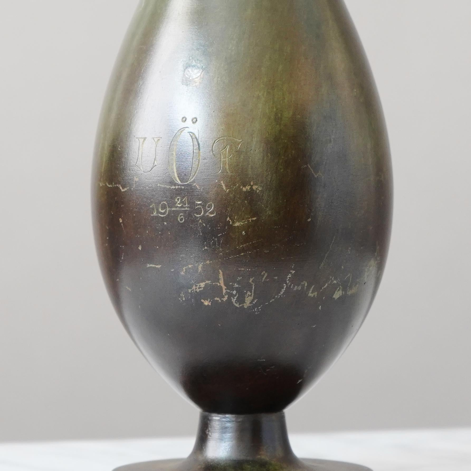 Milieu du XXe siècle Bronze Art Deco Vase by GAB Guldsmedsaktiebolaget, Sweden, 1930s en vente