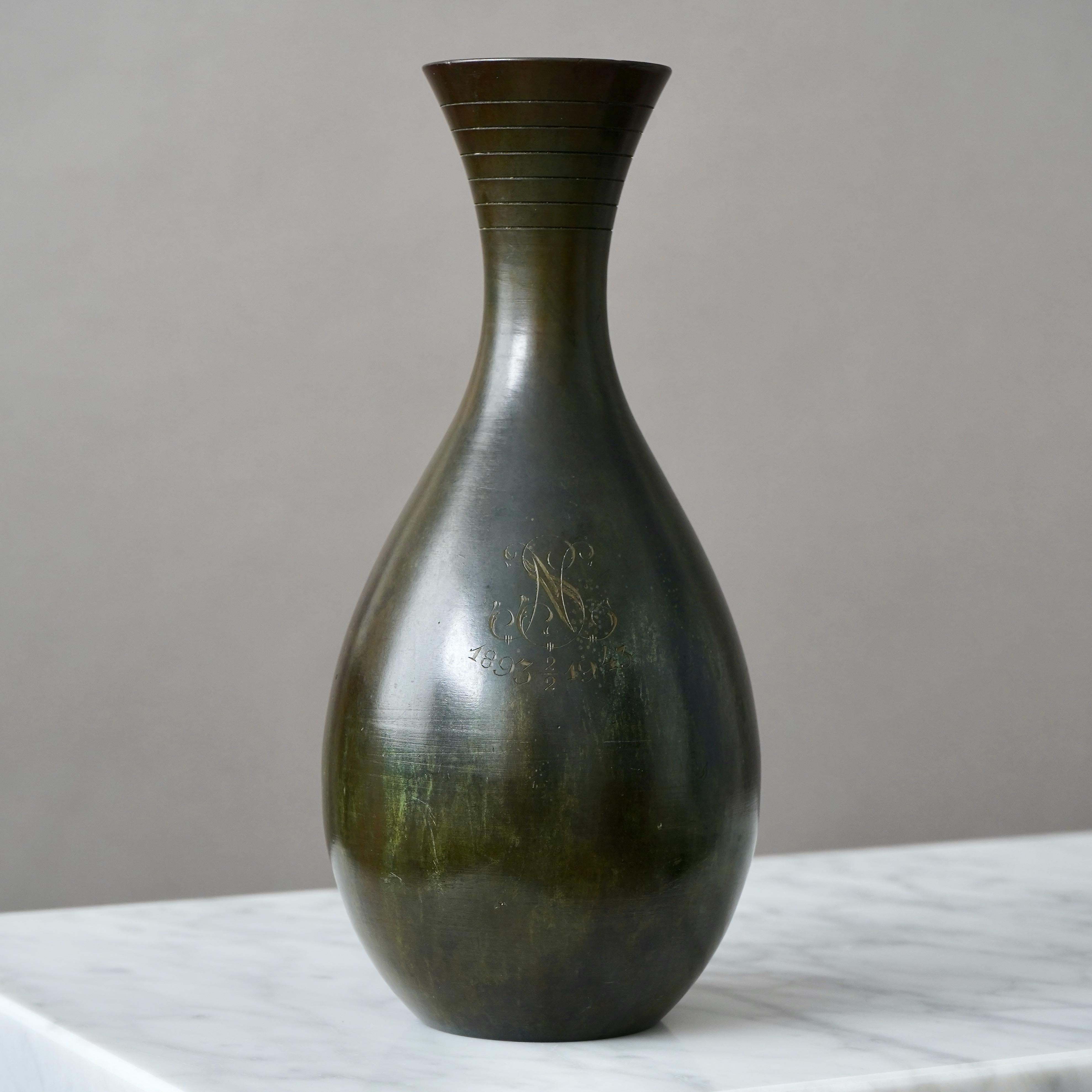 Vaso Art Deco in bronzo di GAB Guldsmedsaktiebolaget, Svezia, anni '30 in vendita 1