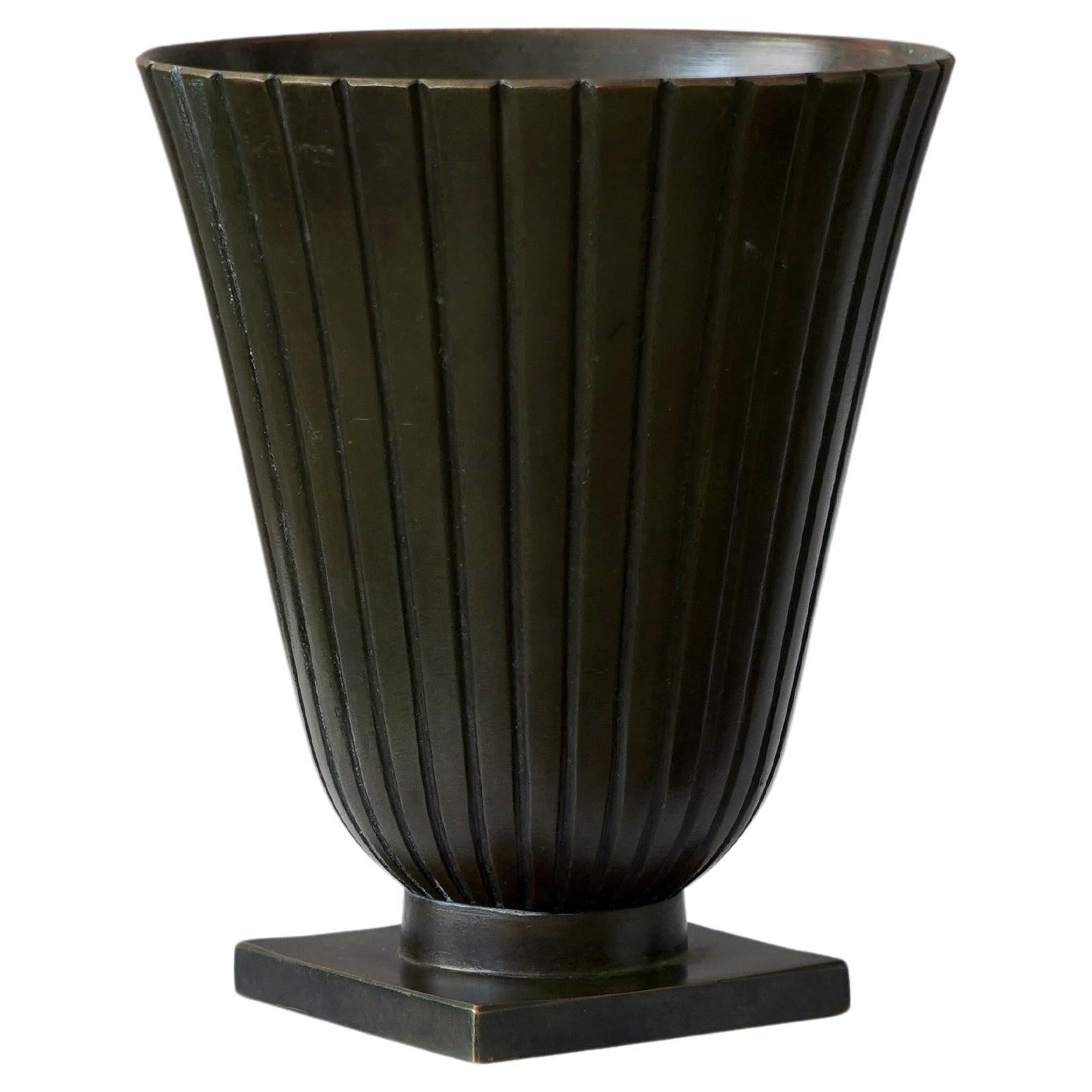 Vase Art déco par GAB Guldsmedsaktiebolaget, Suède, années 1930 en vente