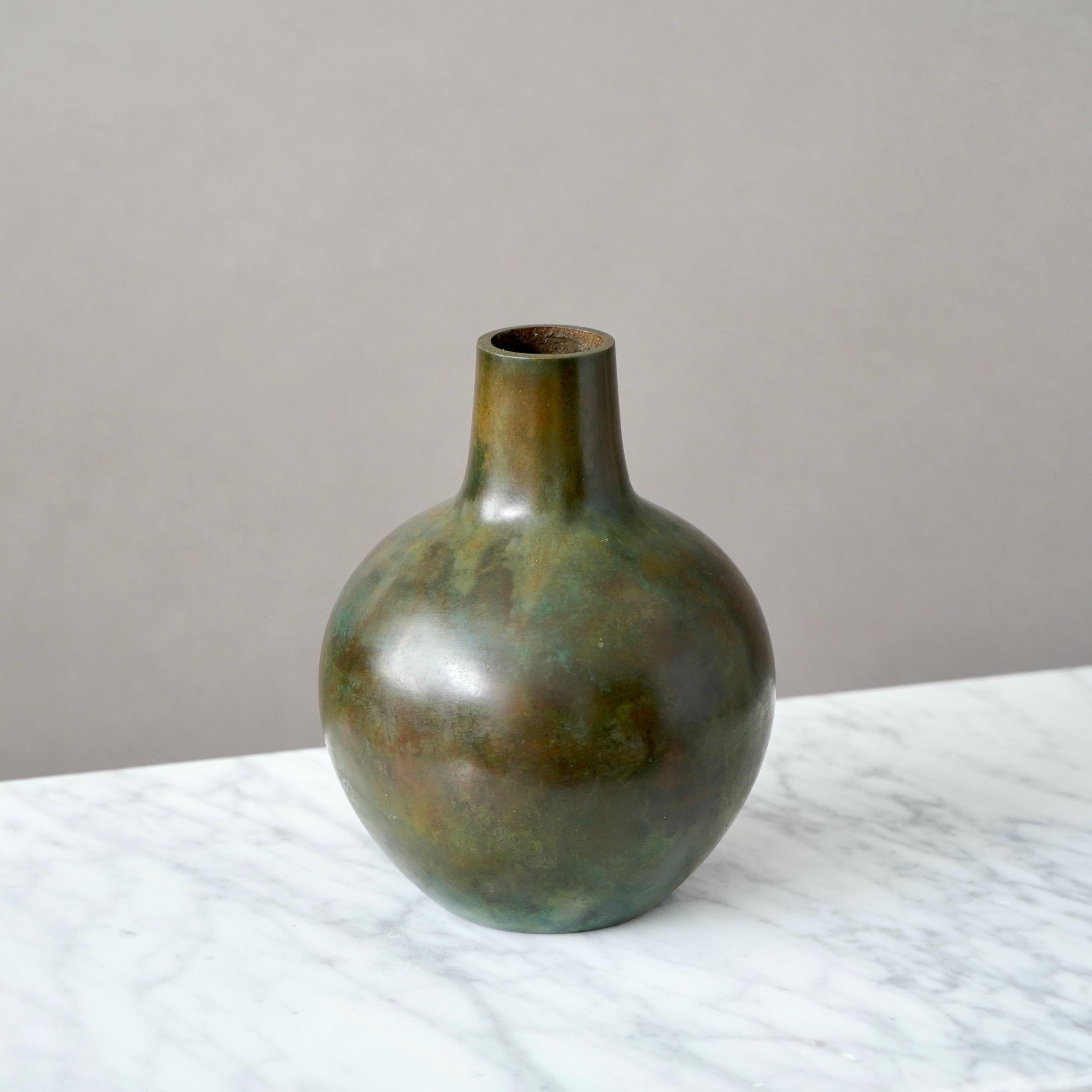Scandinavo moderno Vaso Art Deco in bronzo di Sune Backstrom, Svezia, anni '20 in vendita
