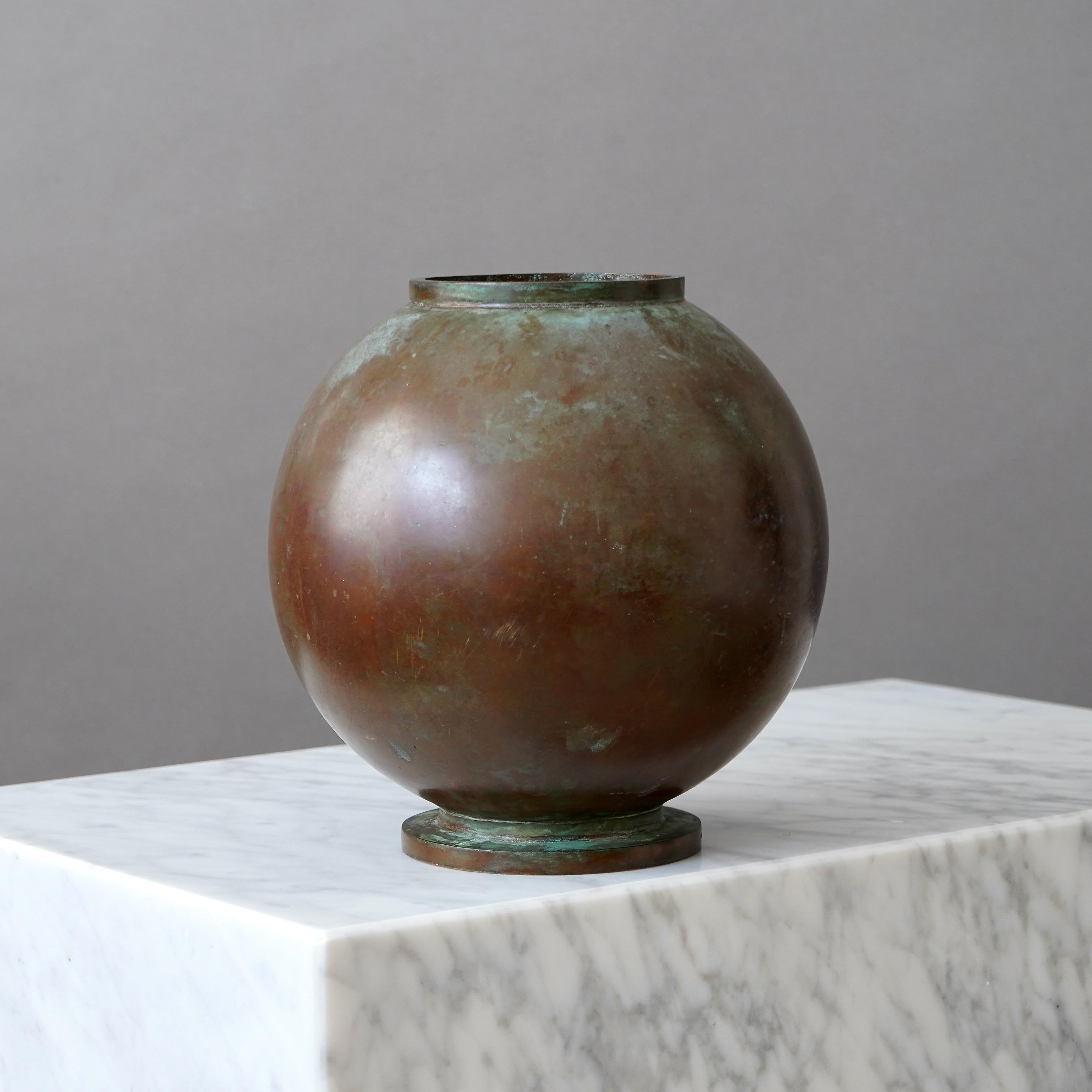 Art-Déco-Vase aus Bronze von Sune Bäckström, Schweden, 1920er Jahre (Gegossen) im Angebot