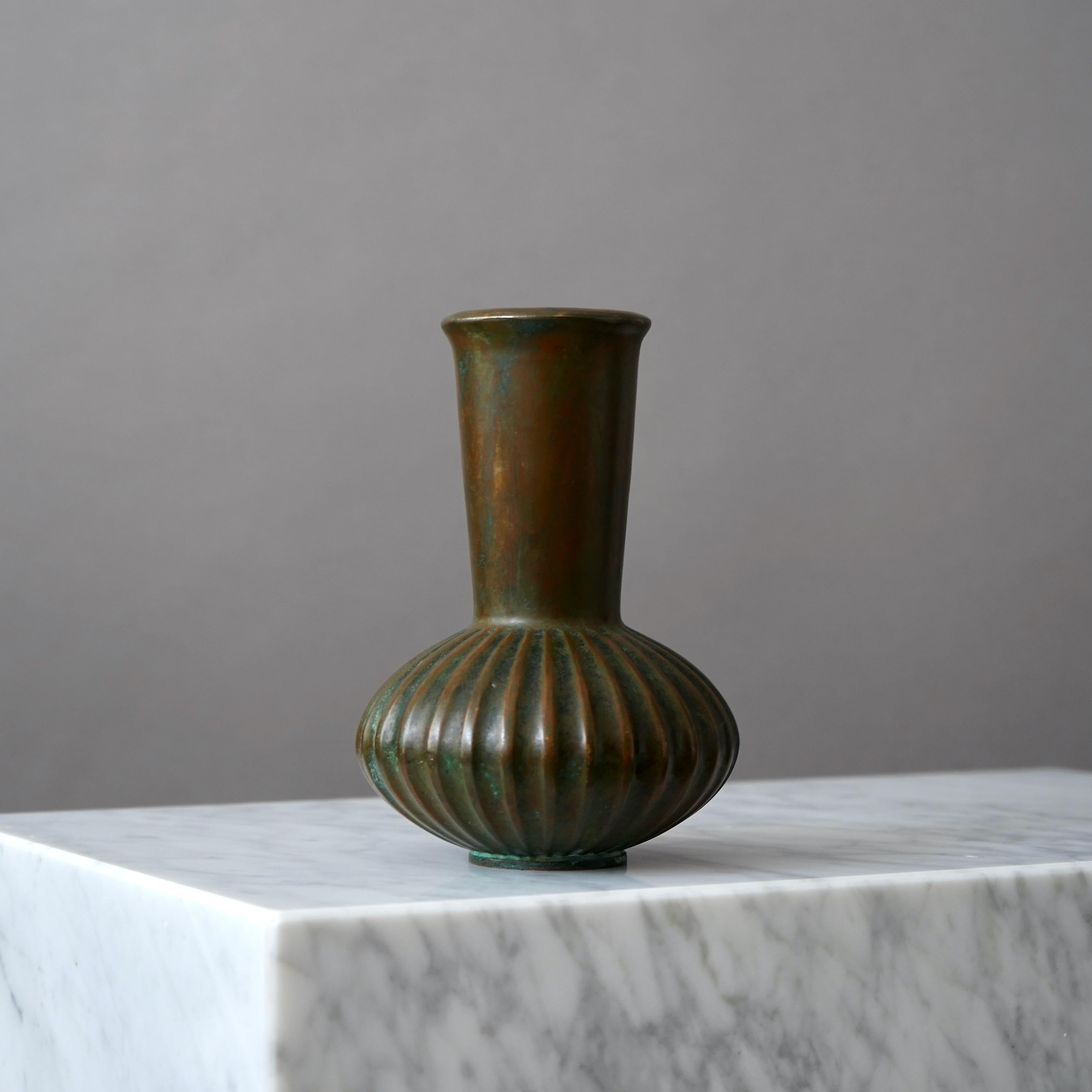 Moulage Vase Art déco en bronze de Sune Bäckström, Suède, années 1920 en vente