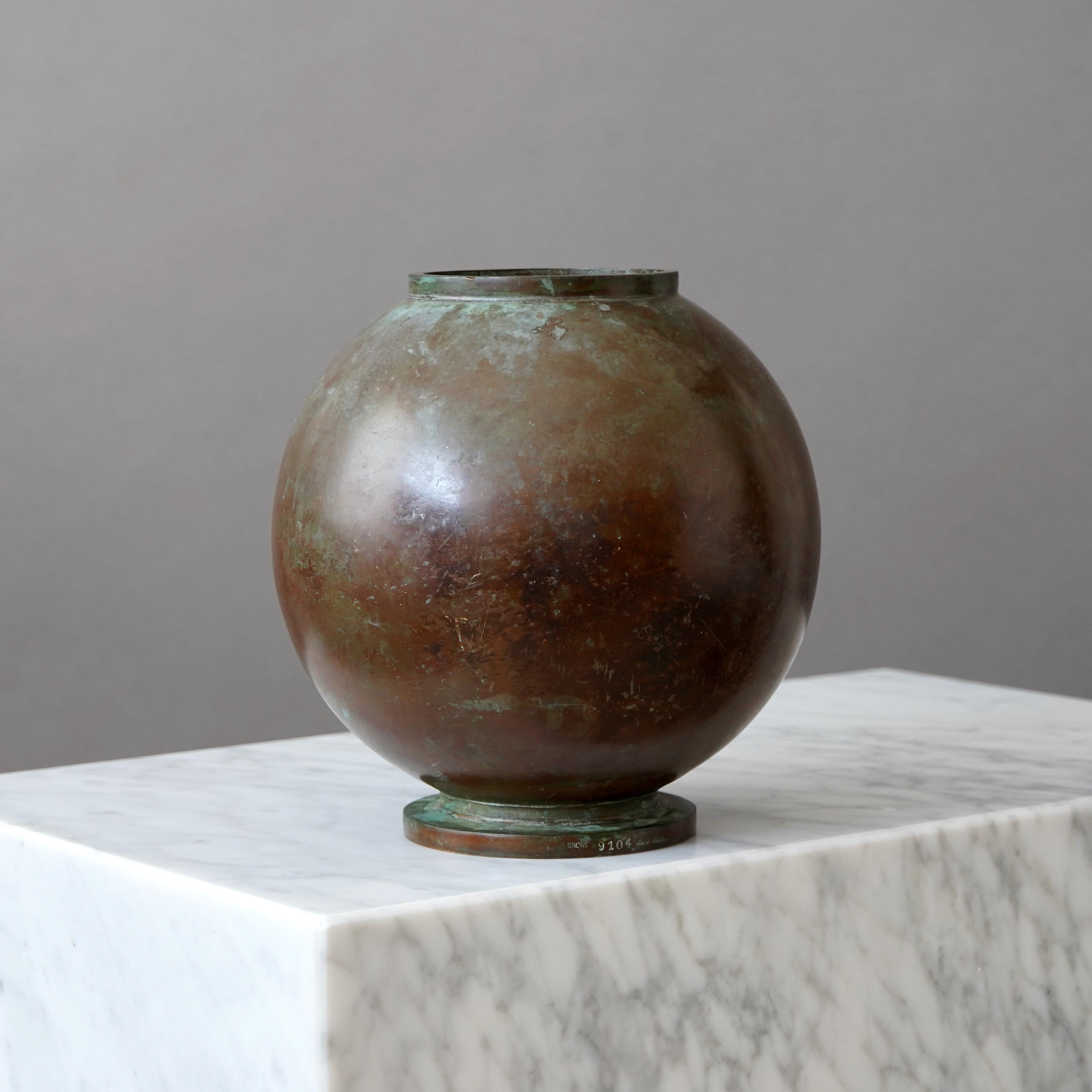 Art-Déco-Vase aus Bronze von Sune Bäckström, Schweden, 1920er Jahre im Zustand „Gut“ im Angebot in Malmö, SE