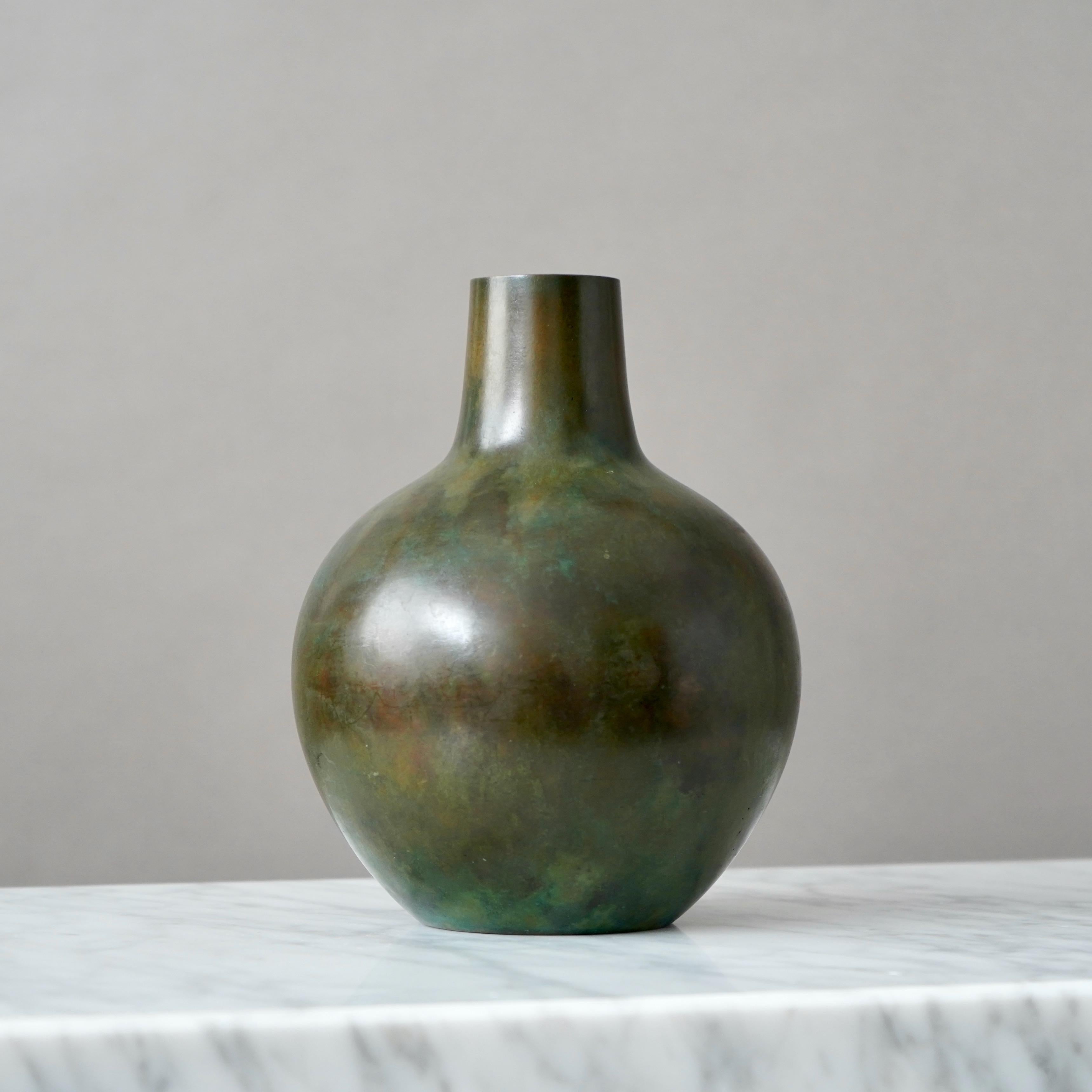Vaso Art Deco in bronzo di Sune Backstrom, Svezia, anni '20 In condizioni buone in vendita a Malmö, SE