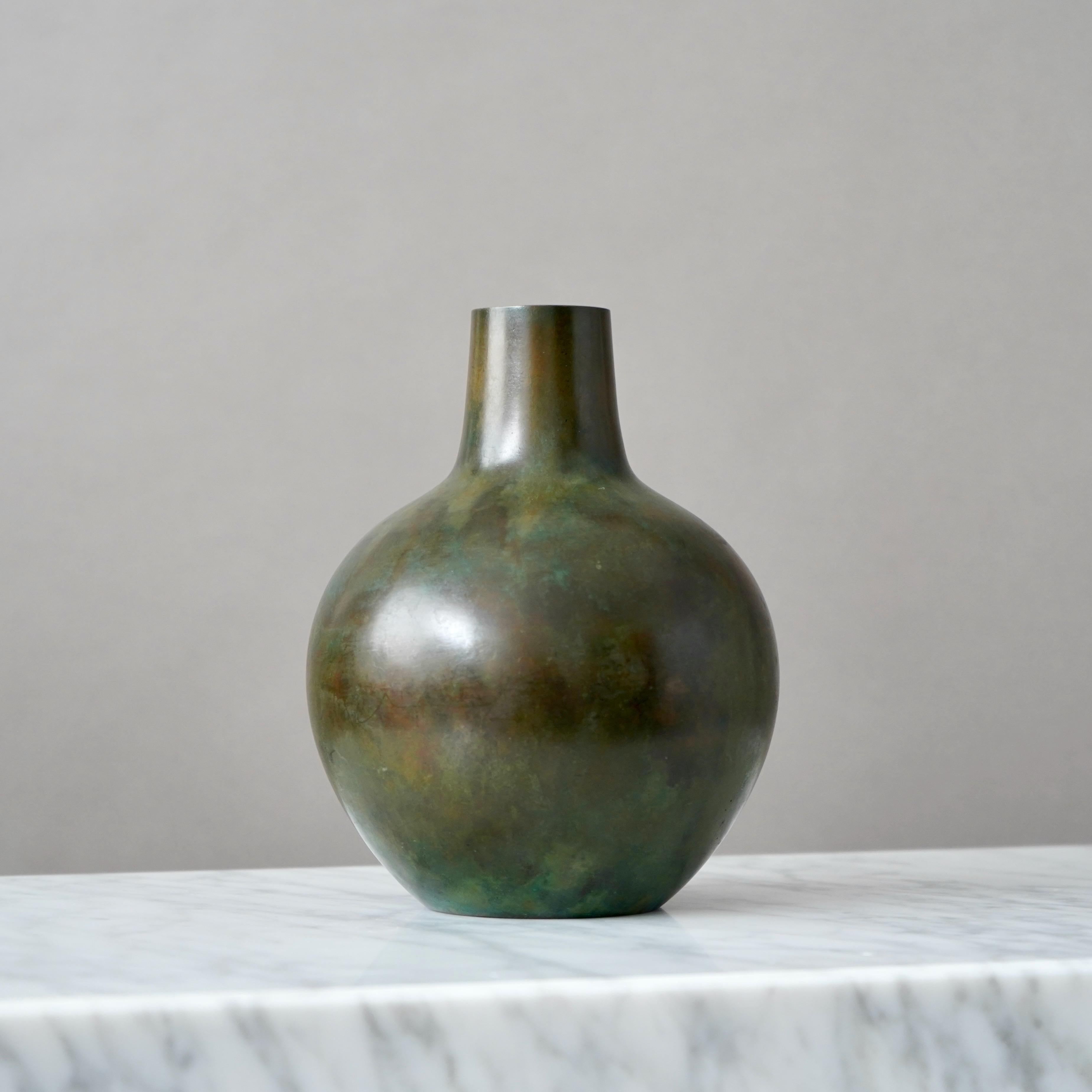 Inizio XX secolo Vaso Art Deco in bronzo di Sune Backstrom, Svezia, anni '20 in vendita