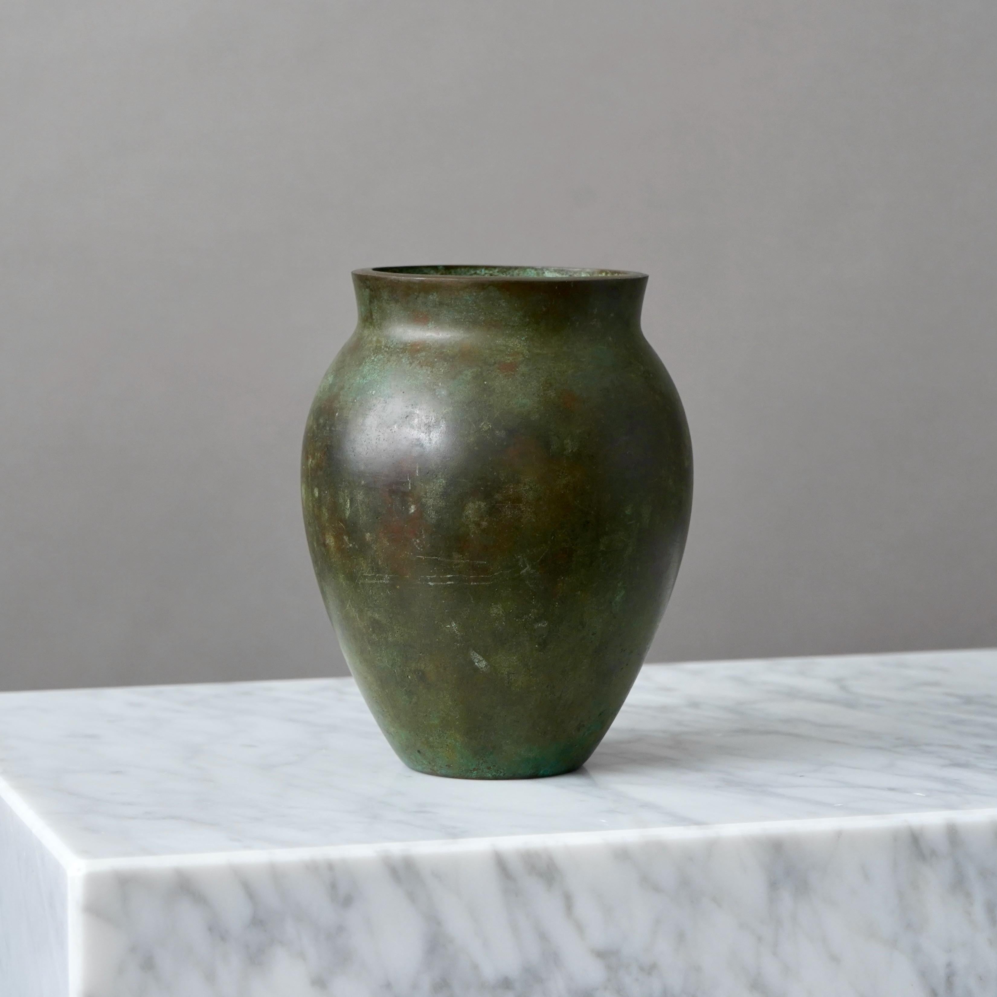 Bronzo Vaso Art Deco in bronzo di Sune Backstrom, Svezia, anni '20 in vendita