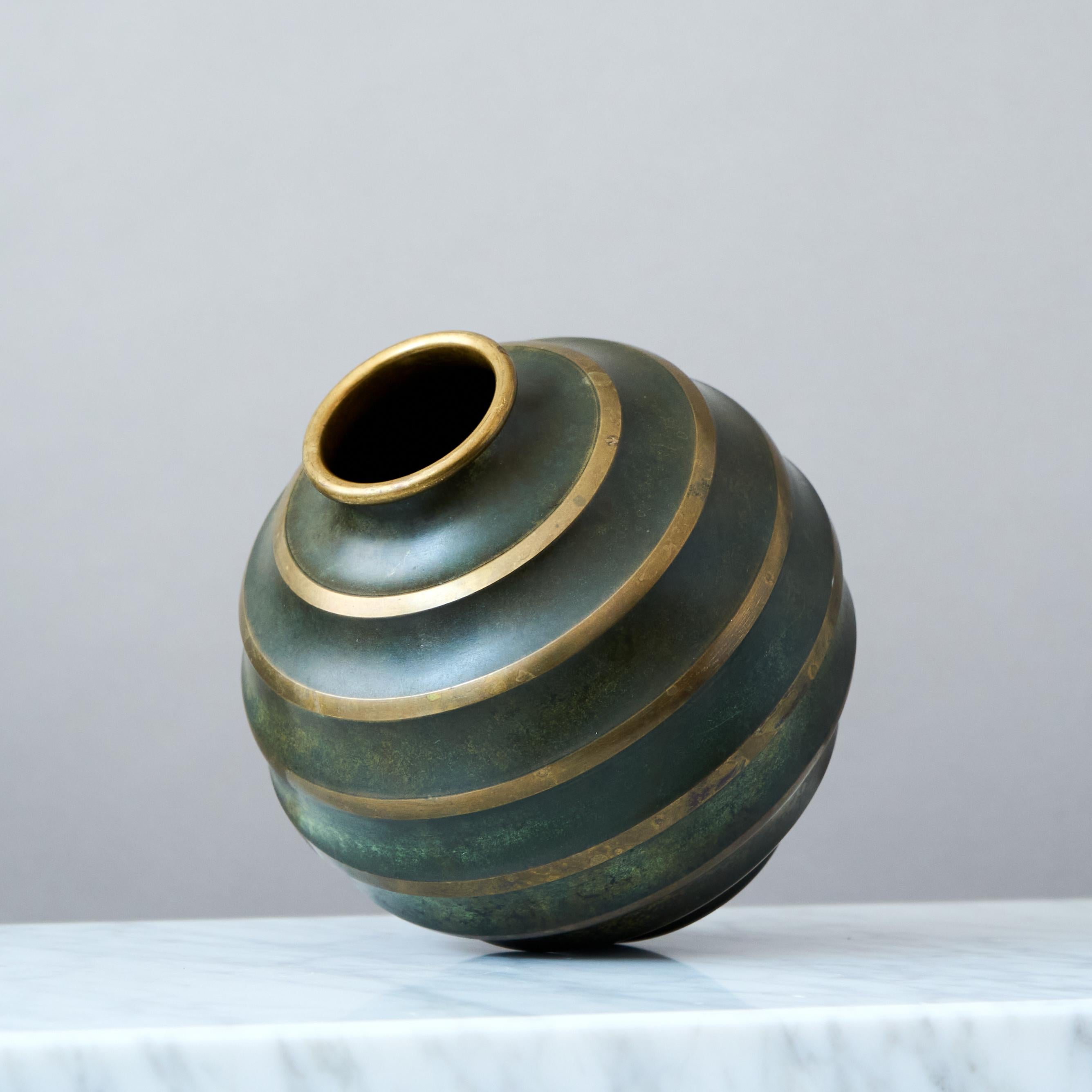 Bronzevase im Art déco-Stil von SVM Handarbete, Schweden, 1930er Jahre (Skandinavische Moderne) im Angebot