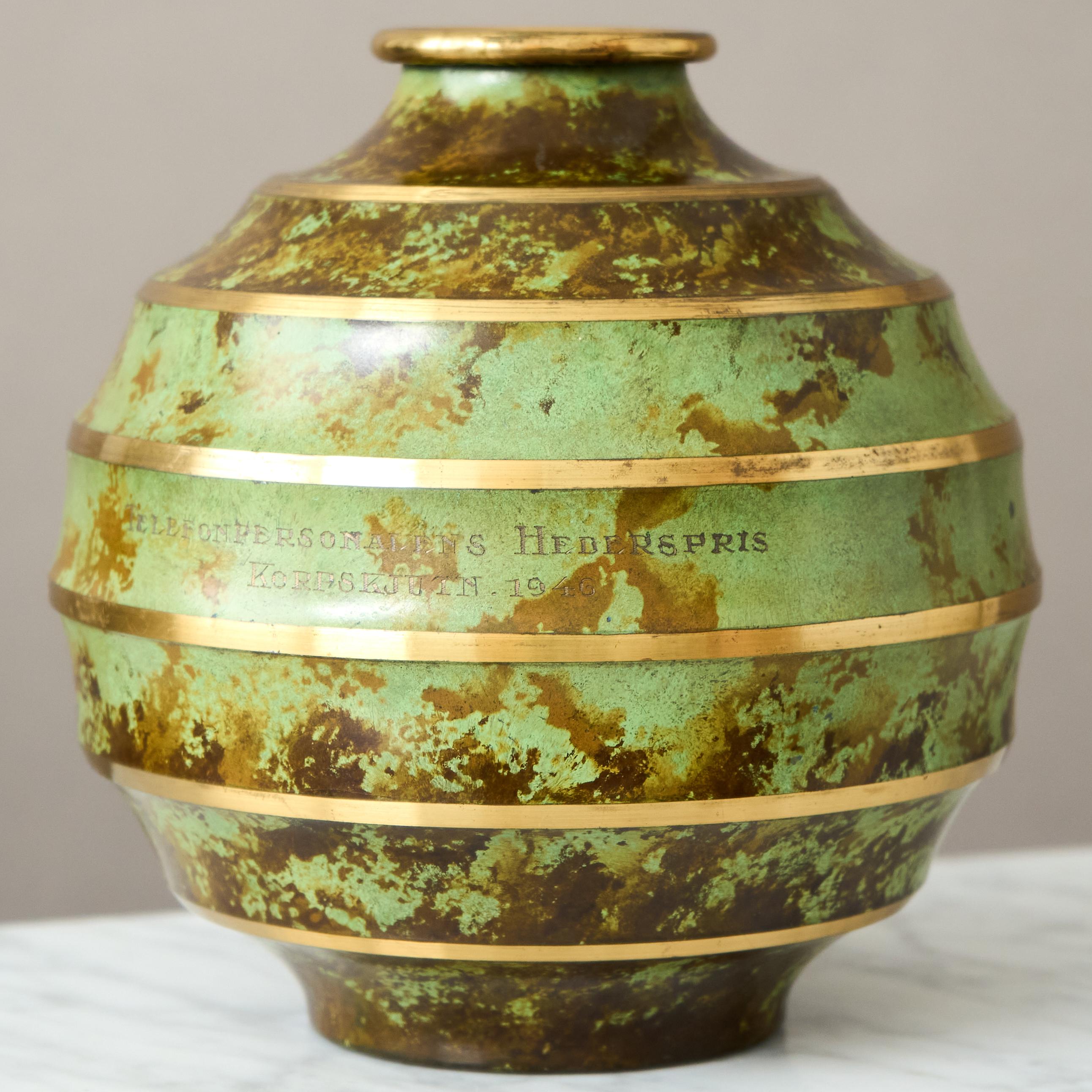 Bronzevase im Art déco-Stil von SVM Handarbete, Schweden, 1930er Jahre (Skandinavische Moderne) im Angebot