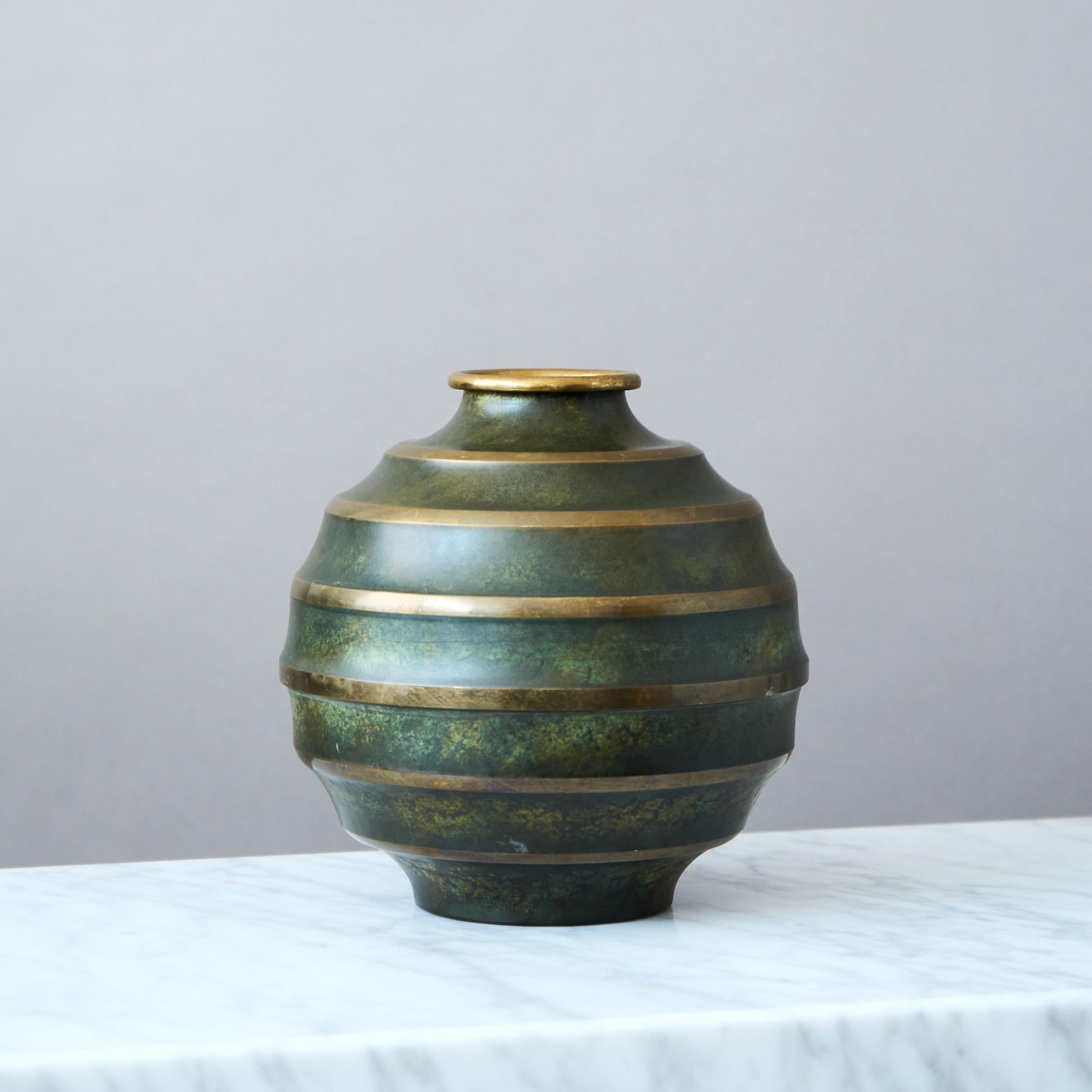 Bronzevase im Art déco-Stil von SVM Handarbete, Schweden, 1930er Jahre im Zustand „Gut“ im Angebot in Malmö, SE