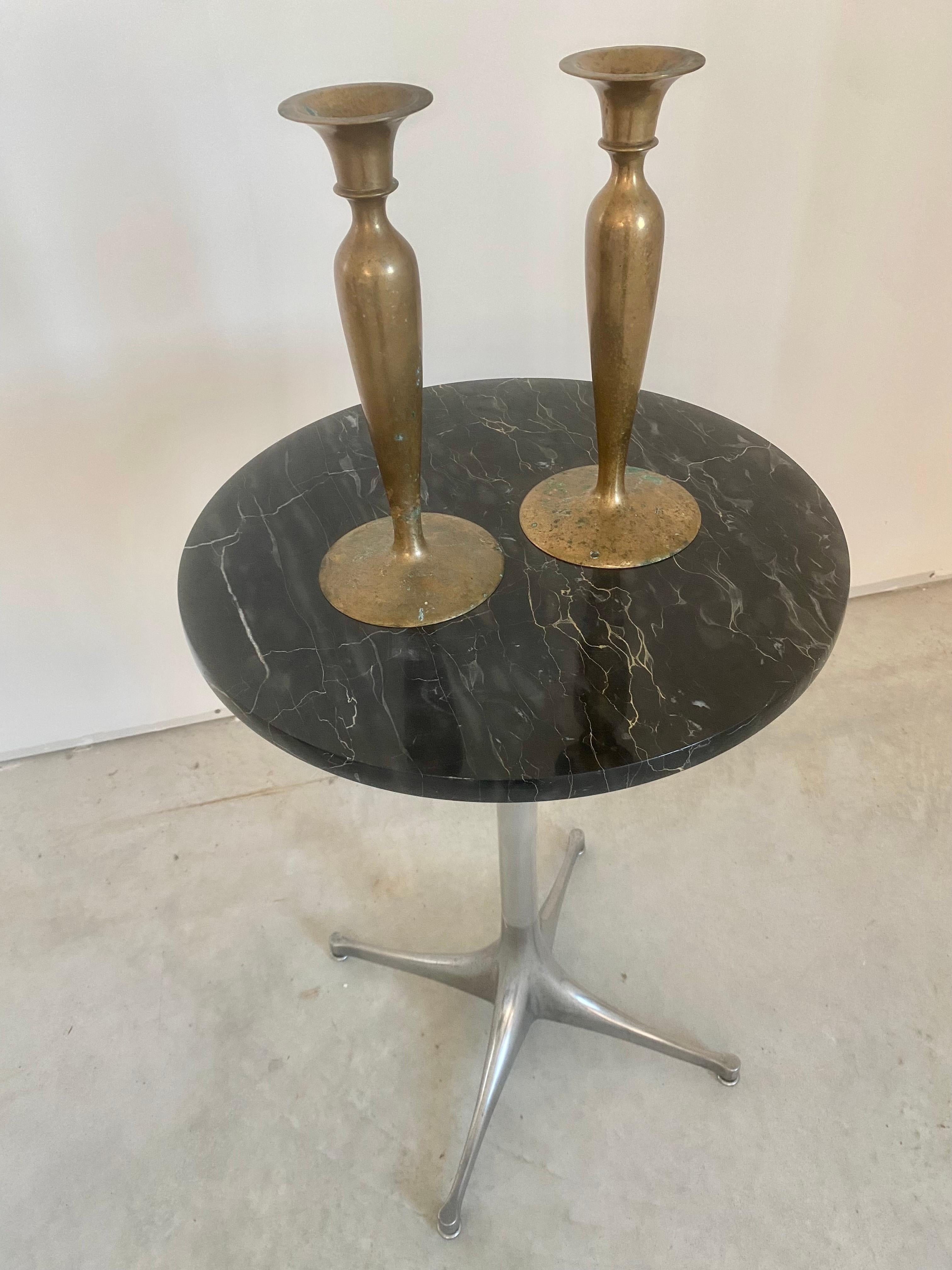 Portacandele Art Nouveau in bronzo, una coppia in vendita 3