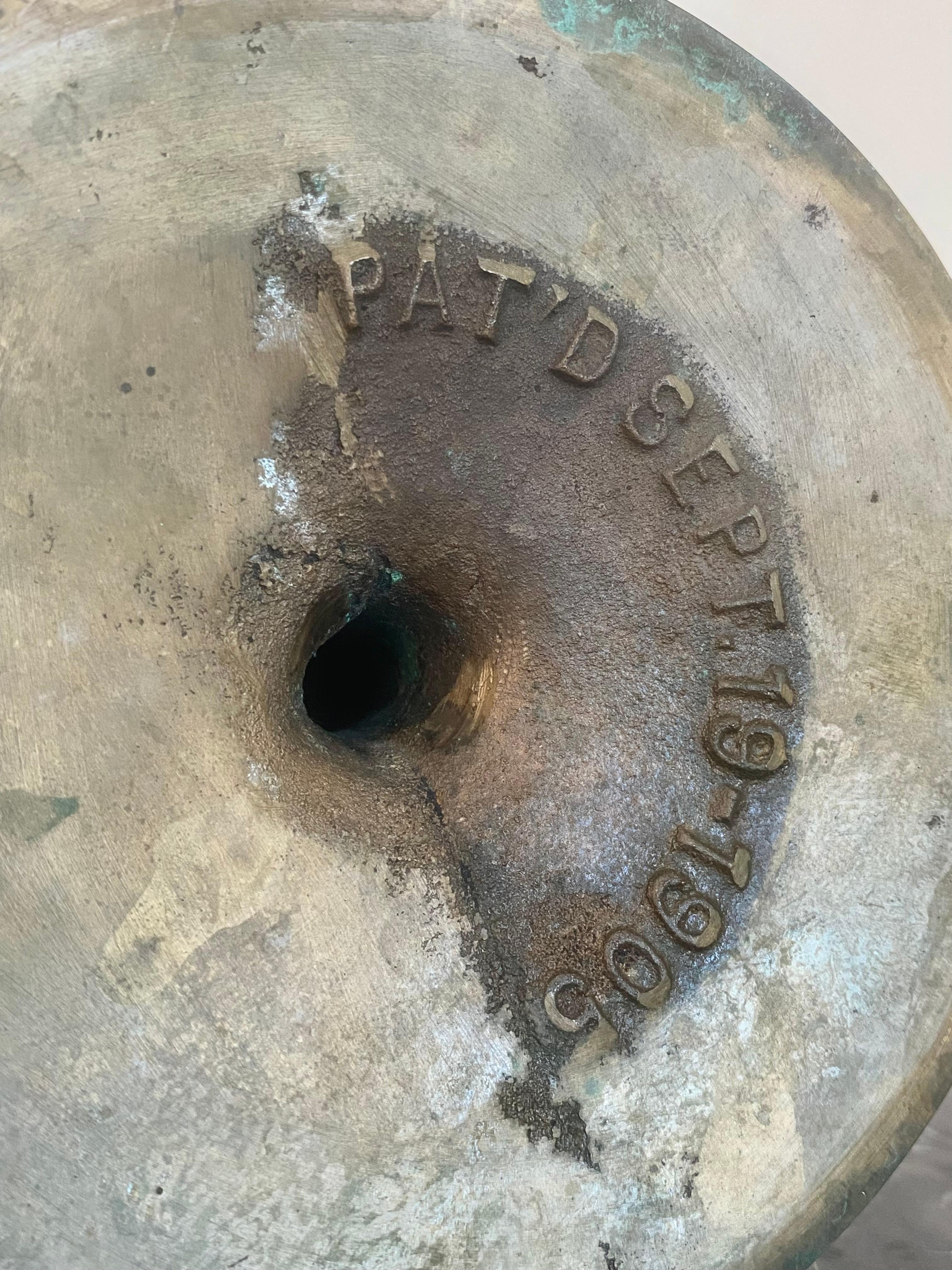 Portacandele Art Nouveau in bronzo, una coppia in vendita 7