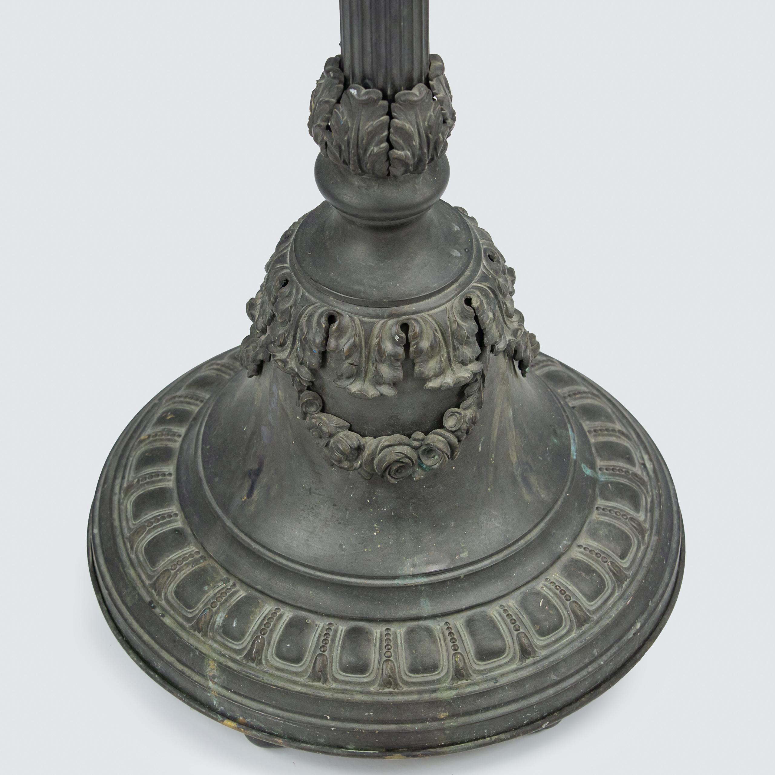 Stehlampe mit Gelenk aus Bronze und maßgefertigtem William Morris-Schirm im Angebot 6
