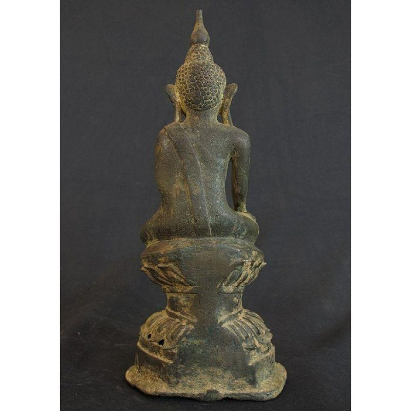 Bronze Ava Buddha Statue from Burma In Good Condition For Sale In DEVENTER, NL