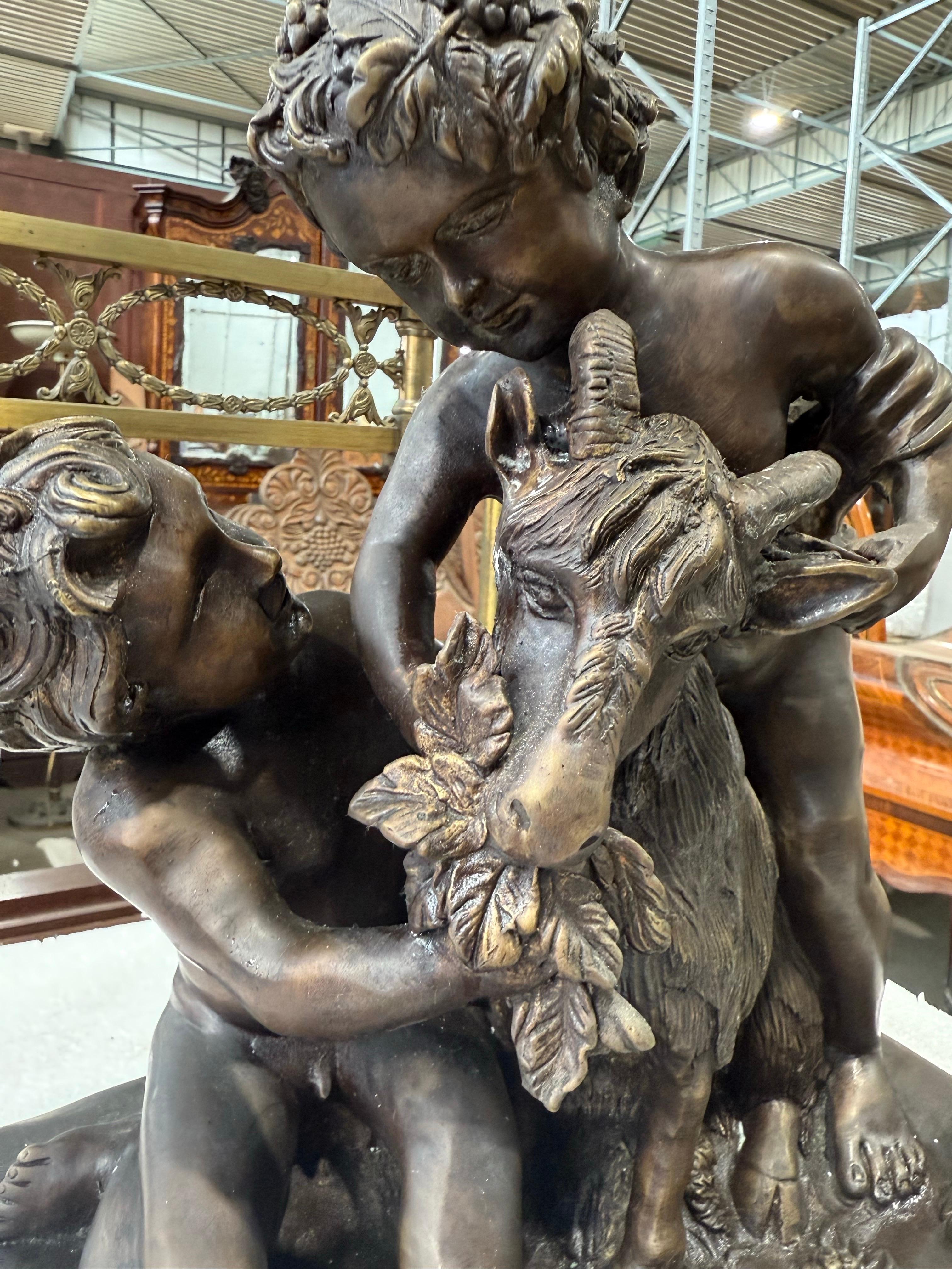 Bronzo Gruppo bacchico in bronzo di putti con capra - Dopo Clodio in vendita