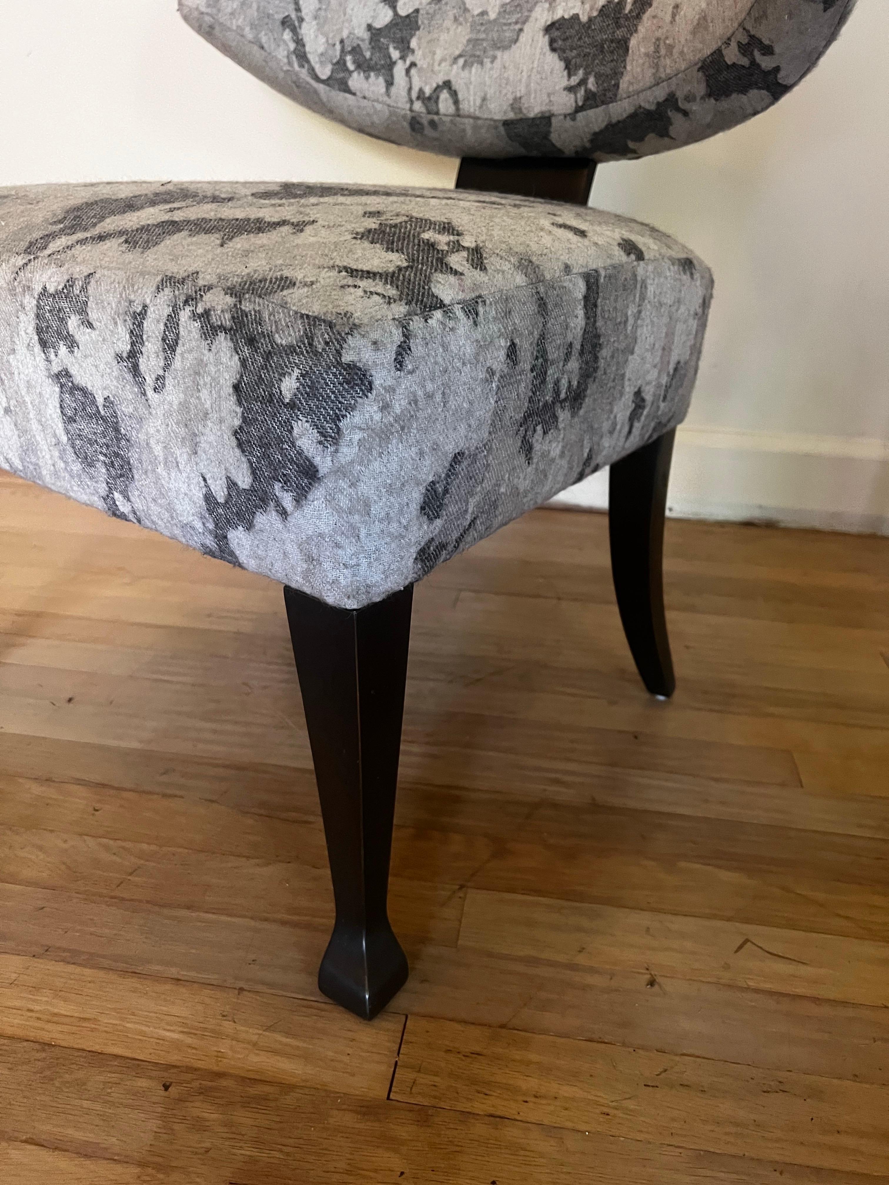 Pieds/cadre en bronze avec revêtement en tissu.
La chaise Athea par Baker Furniture pour Milling Road.

Revendu pour 5 000 dollars

