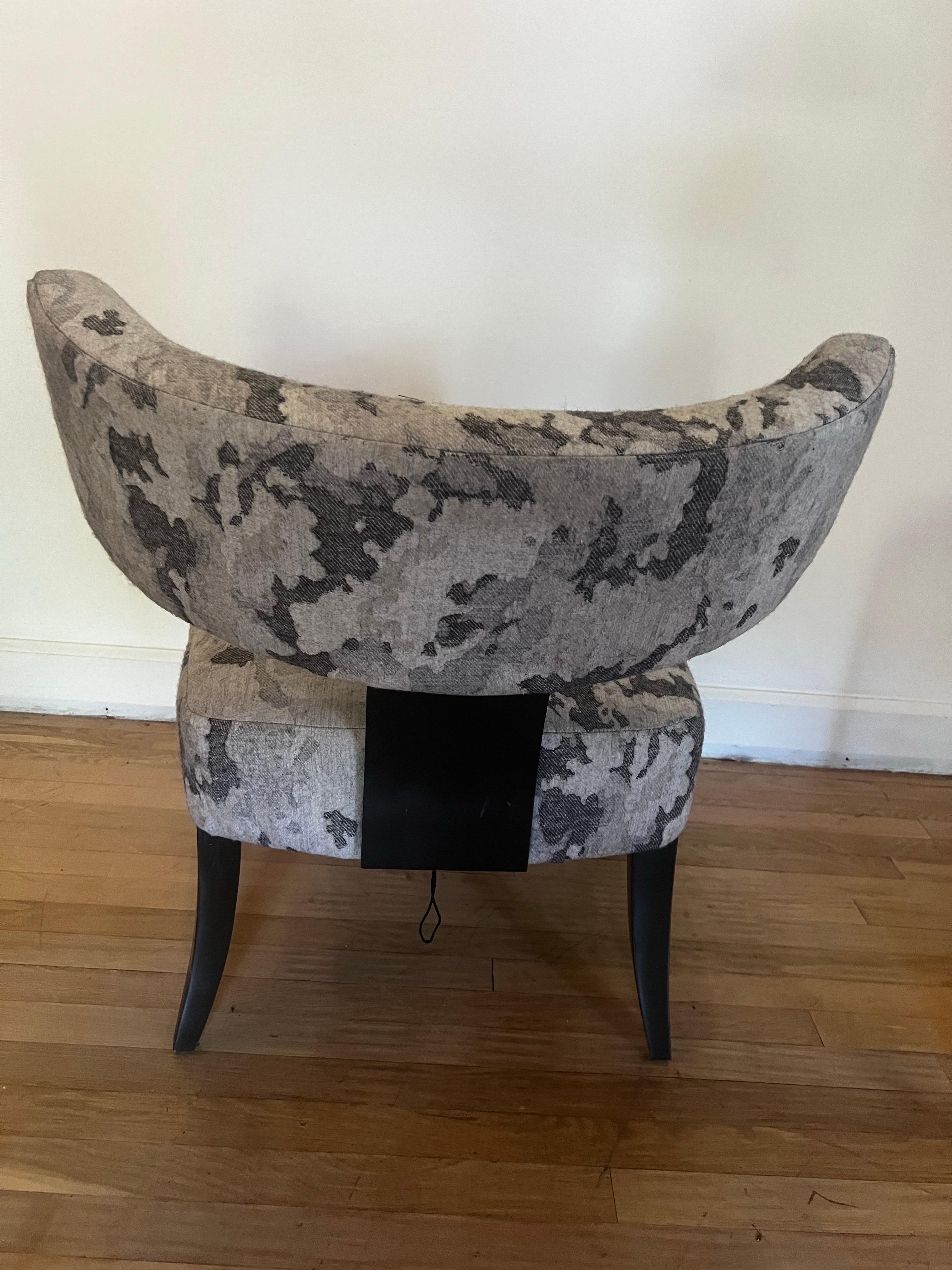 XXIe siècle et contemporain Chaise Athea en bronze de Baker par Milling Road en vente