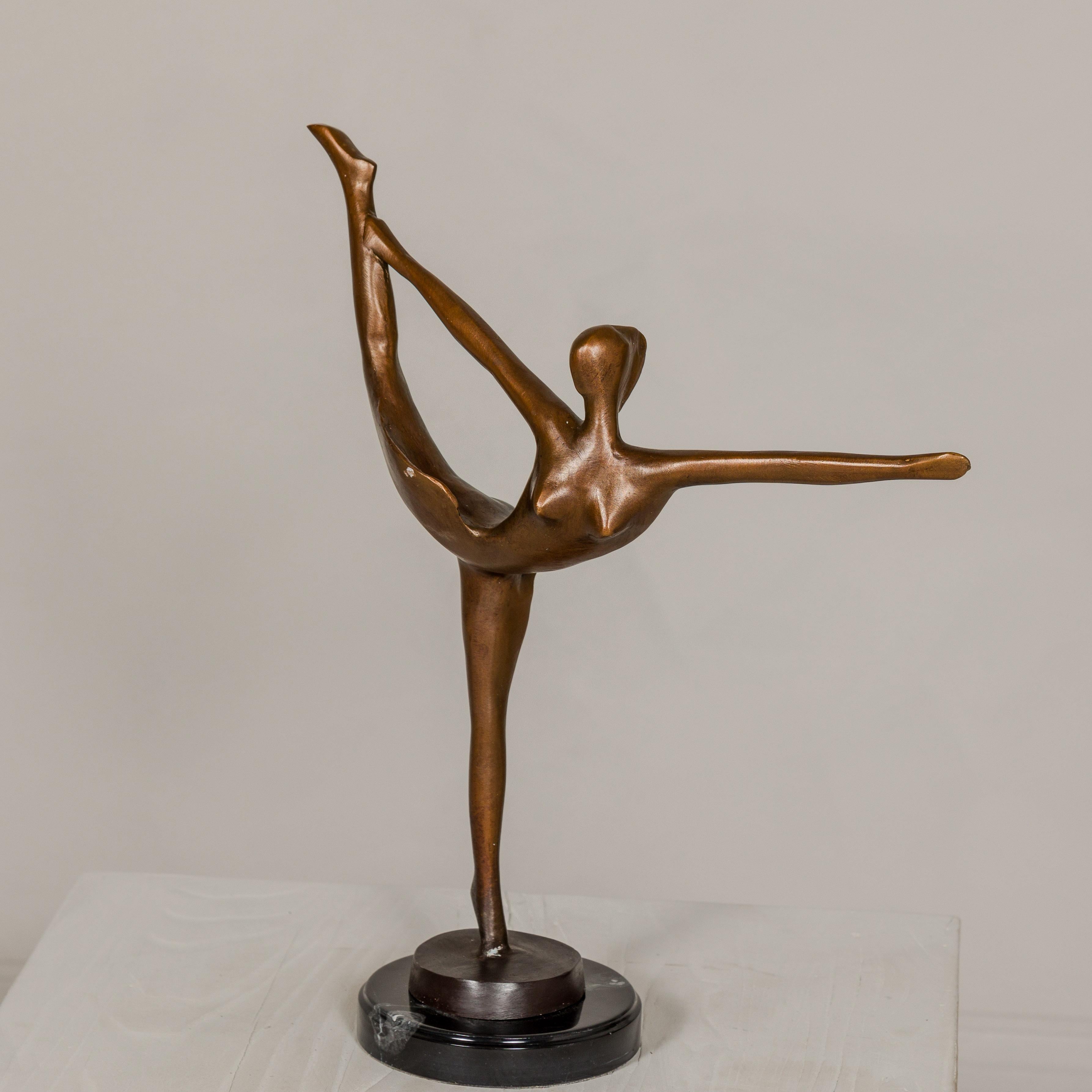 Statuette de ballerine en bronze sur socle en marbre noir avec inspiration abstraite en vente 9