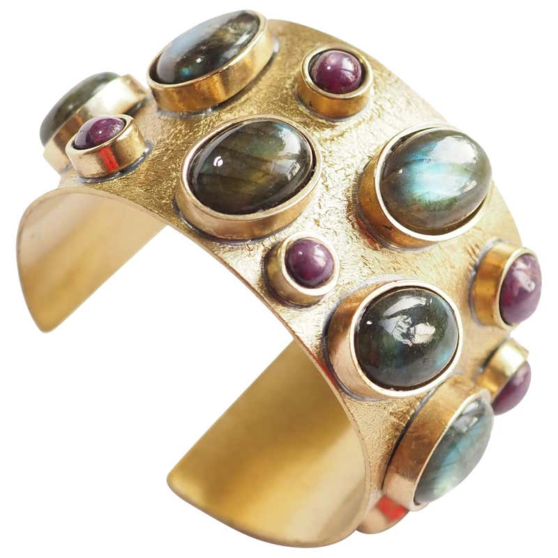 Geometric Dyed Jade and Quartz Hinged Bangle in 14 Karat Gold For Sale ...