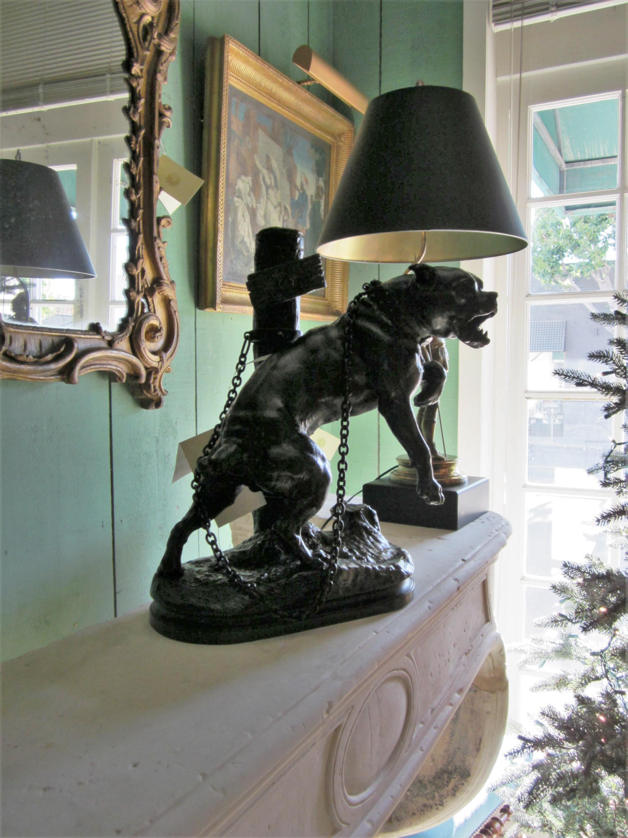 Français Mastiff en bronze - Sculpture de chien par Charles Valton - Statue en bronze - Animalier Antiques  en vente