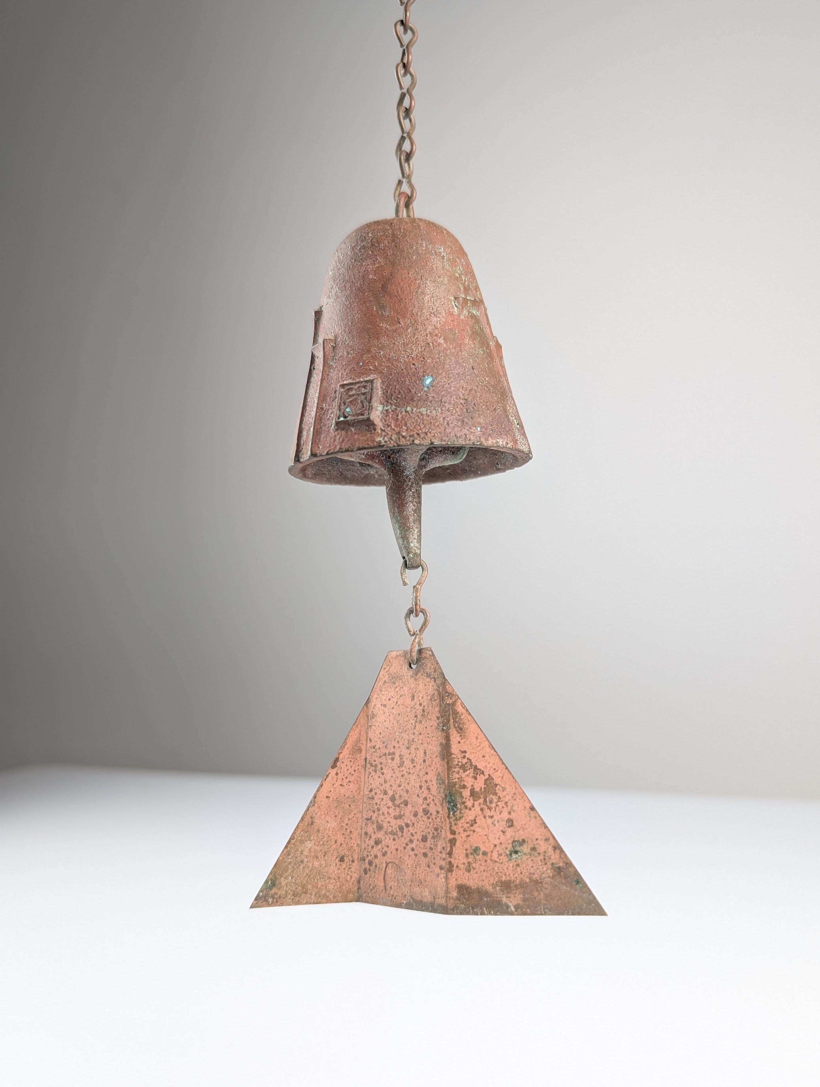 Mid-Century moderno Campana in bronzo di Paolo Soleri per Arcosanti, firmata anni '60 in vendita