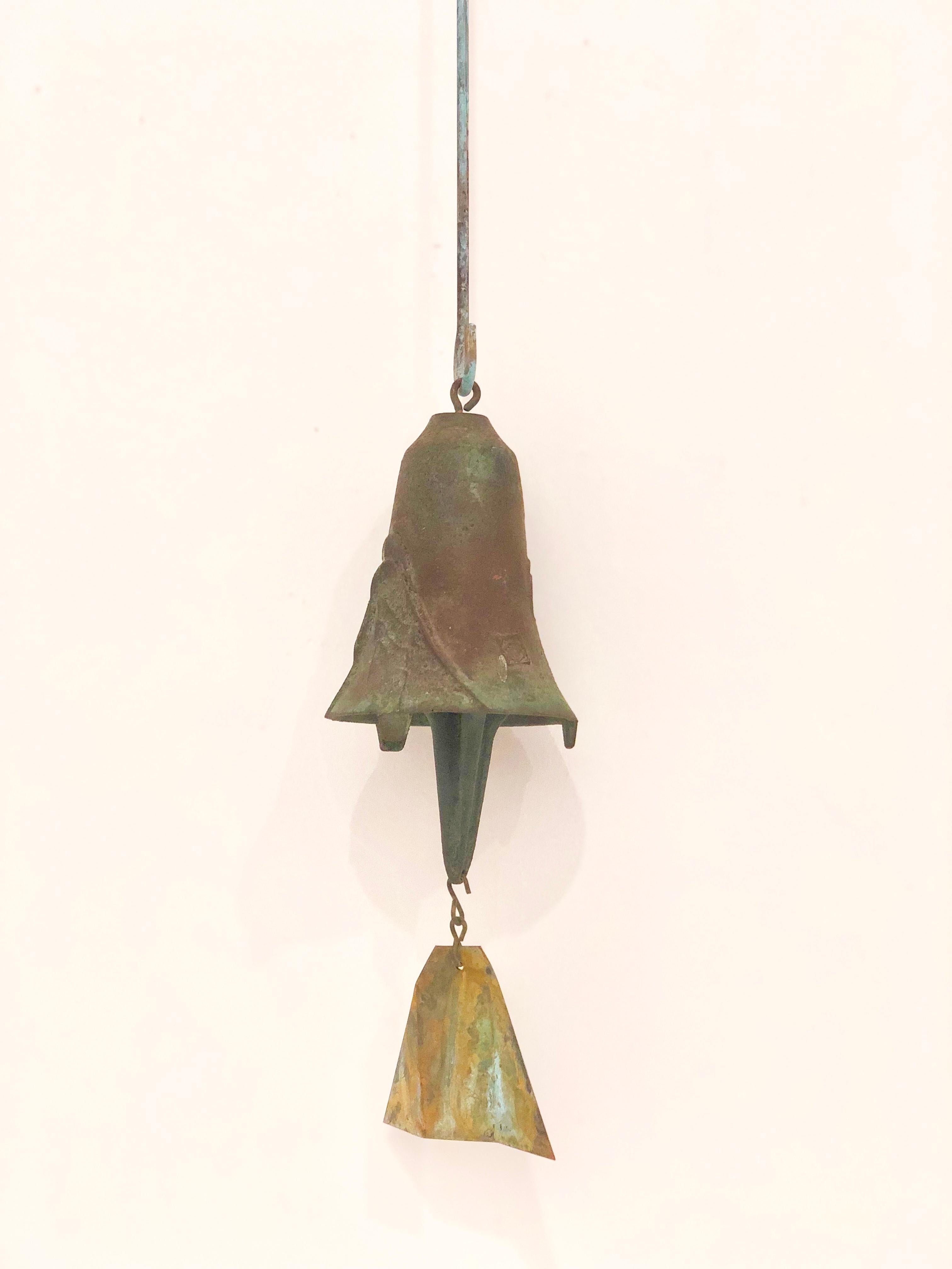 Bronze bell by Paolo Soleri, circa 1970s, Brutalist design nice sound.