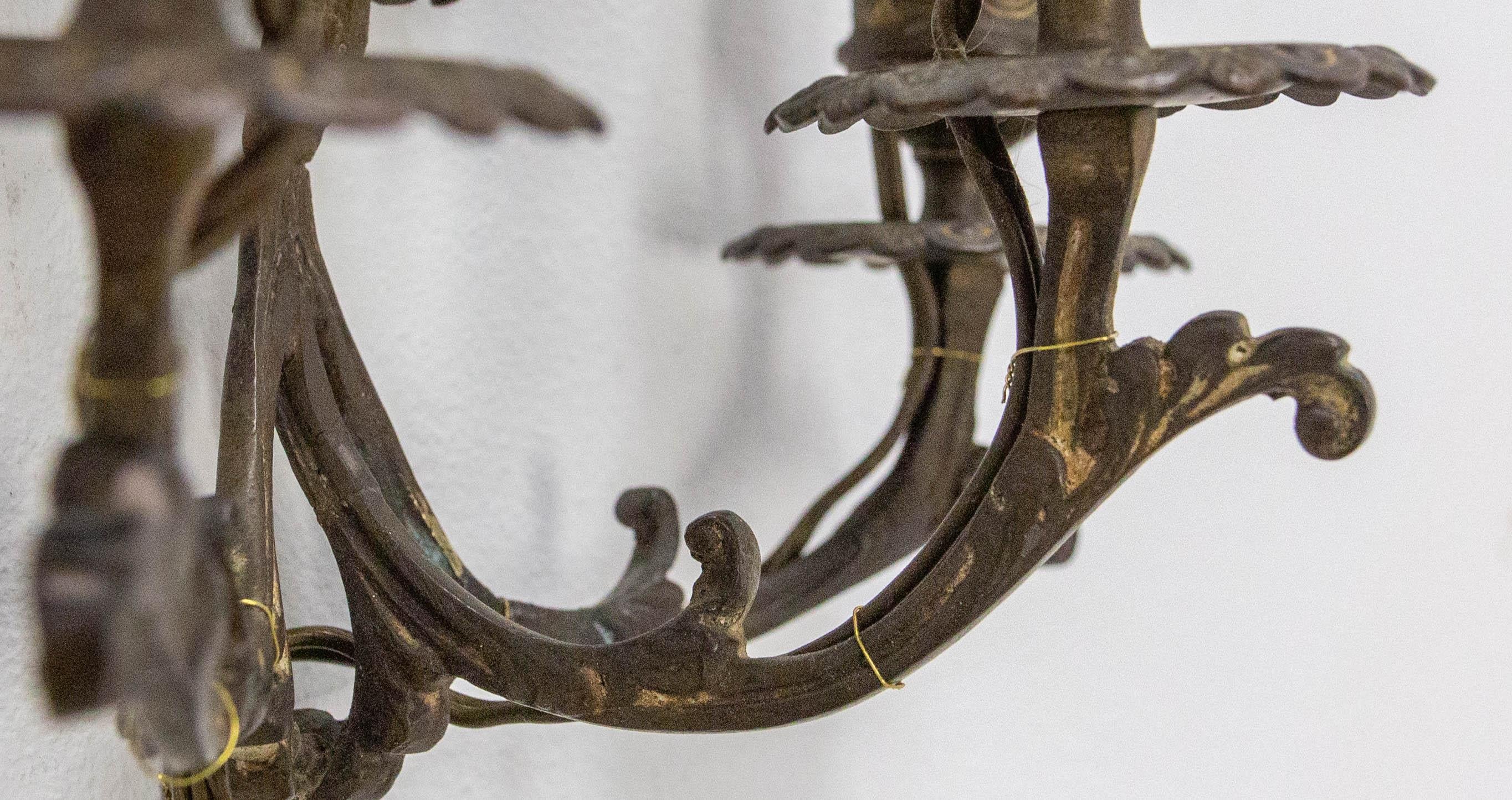 Lámpara de bronce y espejo biselado de tres luces estilo Luis XVI de finales del siglo XIX en venta 5