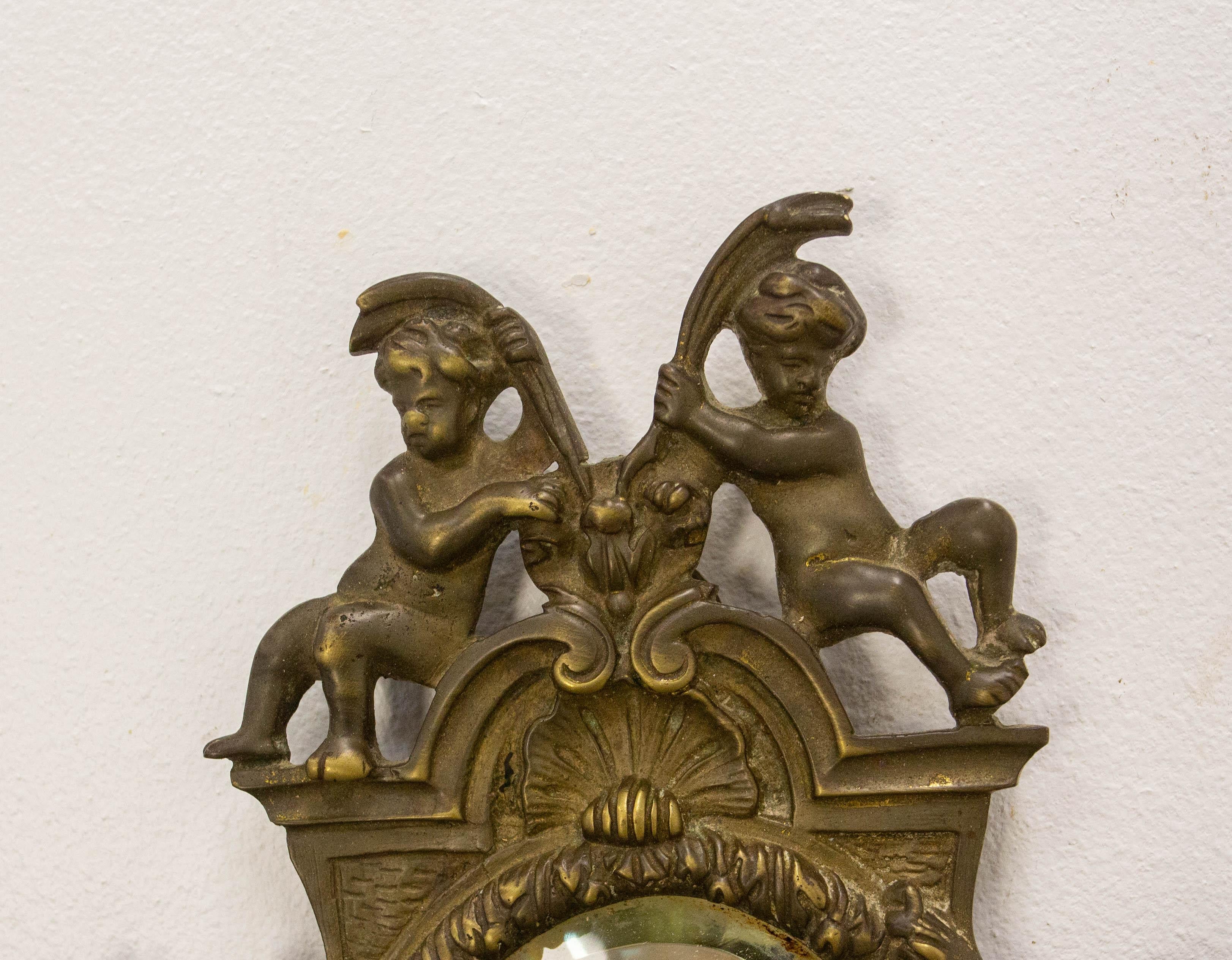 Lámpara de bronce y espejo biselado de tres luces estilo Luis XVI de finales del siglo XIX mediados del siglo XX en venta