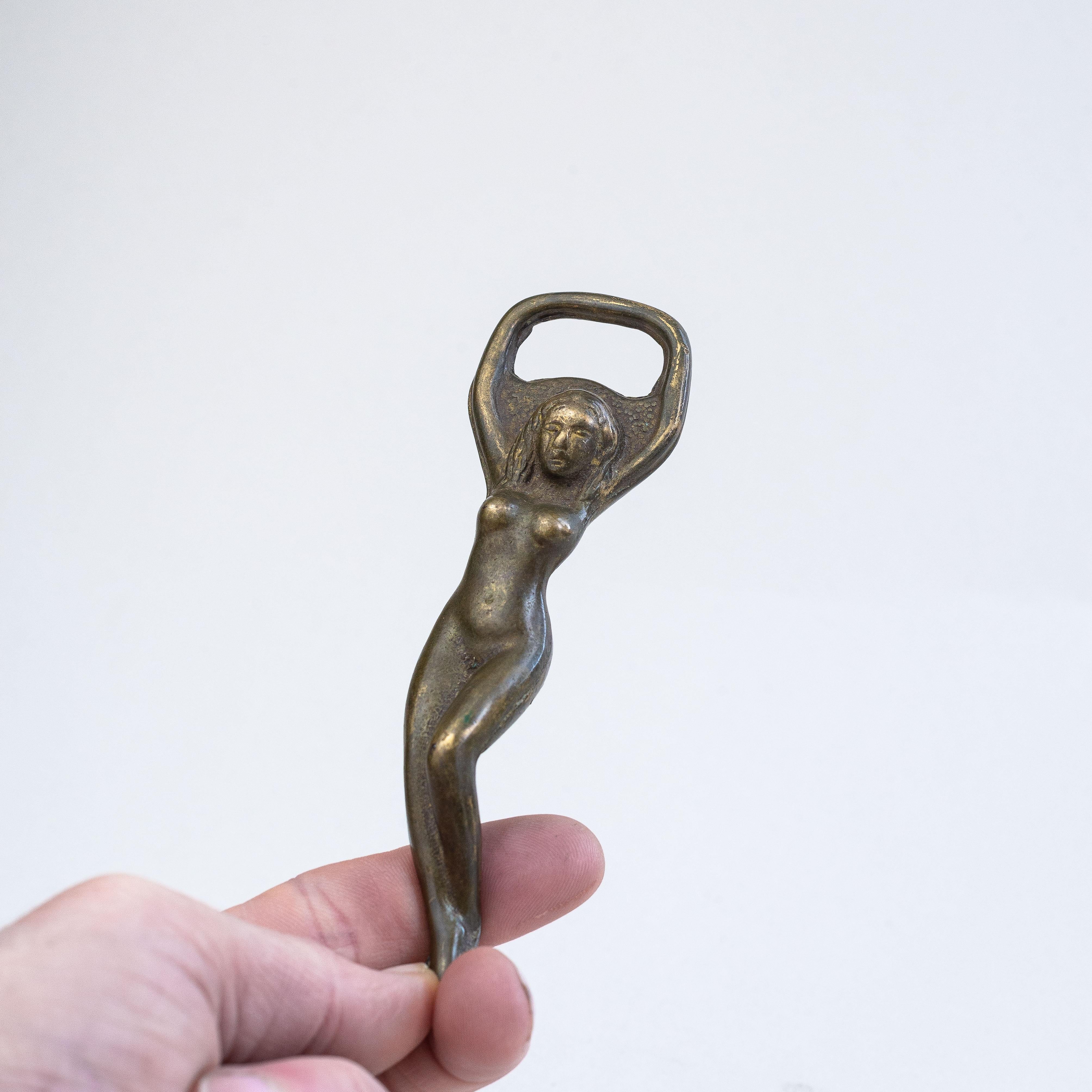 XX secolo Apribottiglie in bronzo, figura di donna, anni '70 in vendita
