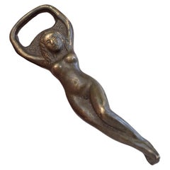 Apribottiglie in bronzo, figura di donna, anni '70