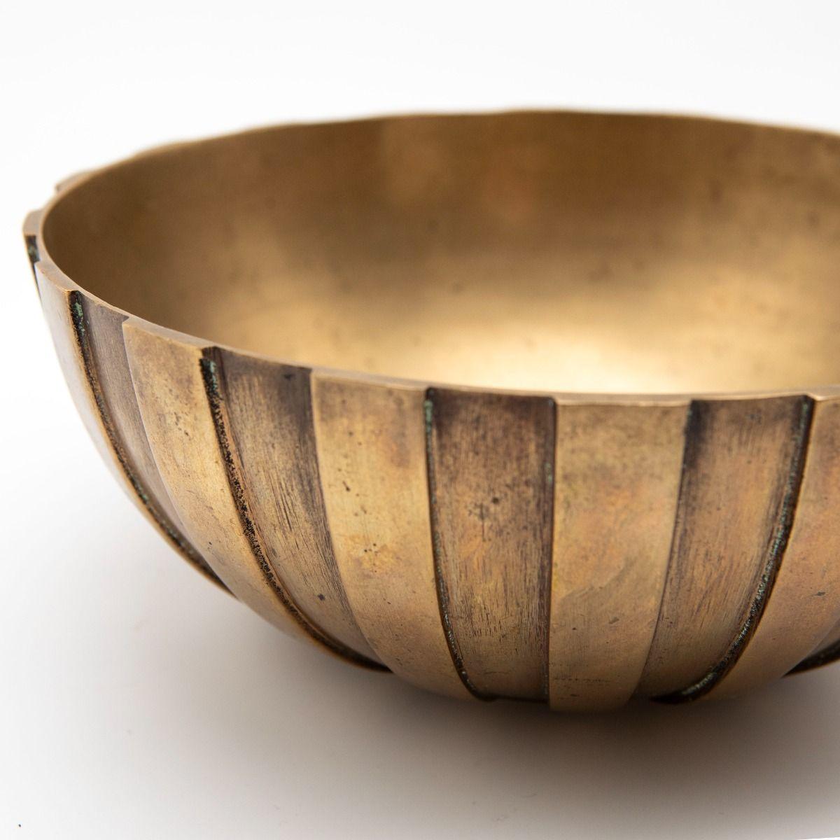 Danese Ciotola in bronzo di Emil Lausen in vendita