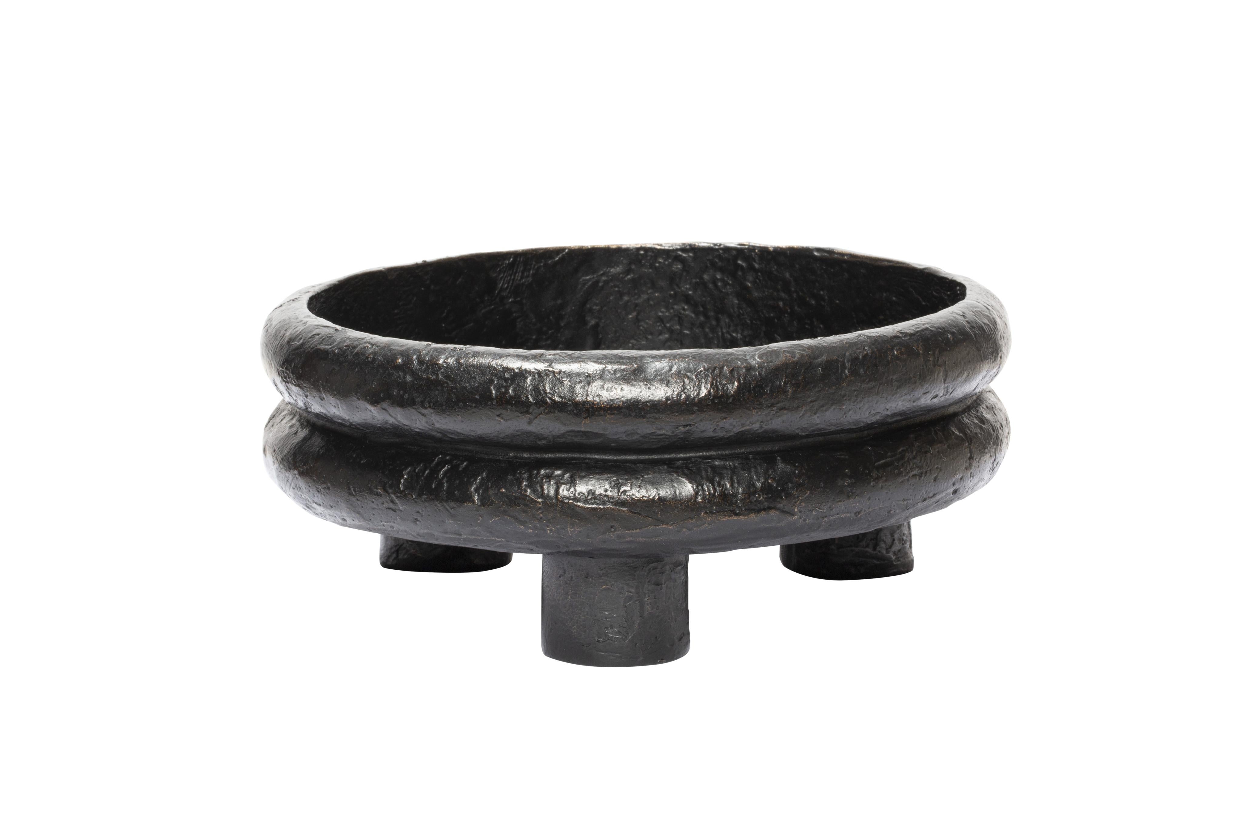 Short Scala Bronze Bowl -- Stephane Parmentier x Giobagnara

Available only in burnished sandblasted bronze, brown or black.

Embracing sleek designs and beautiful materials, the Stephane Parmentier Collection for Giobagnara epitomizes a commitment
