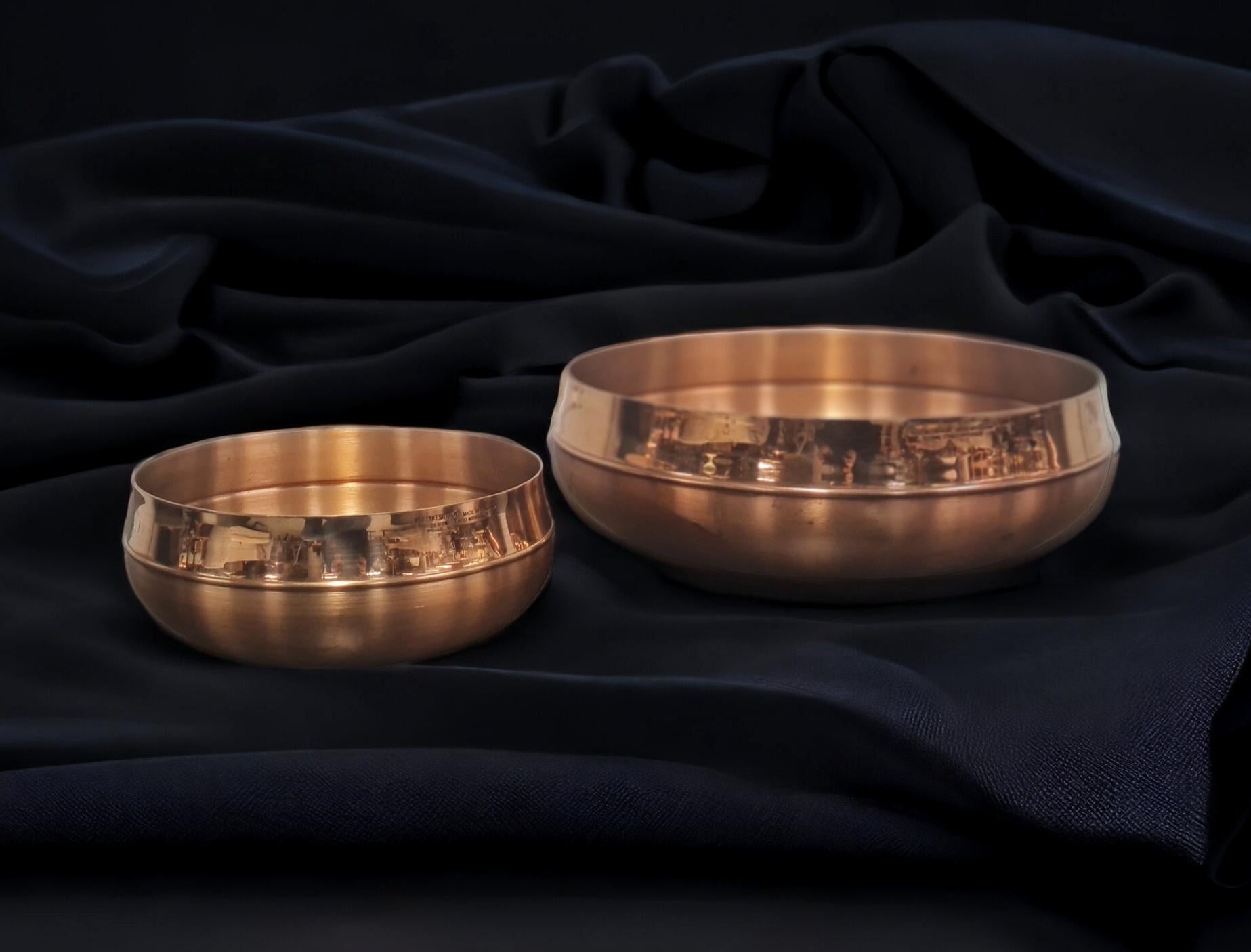 Bronze bowls by Tapio Wirkkala Models 446-448 For Sale 3
