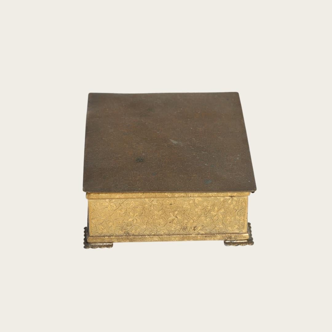 Mid-20th Century Bronze Box with Cast Foliage Pattern Throughout For Sale