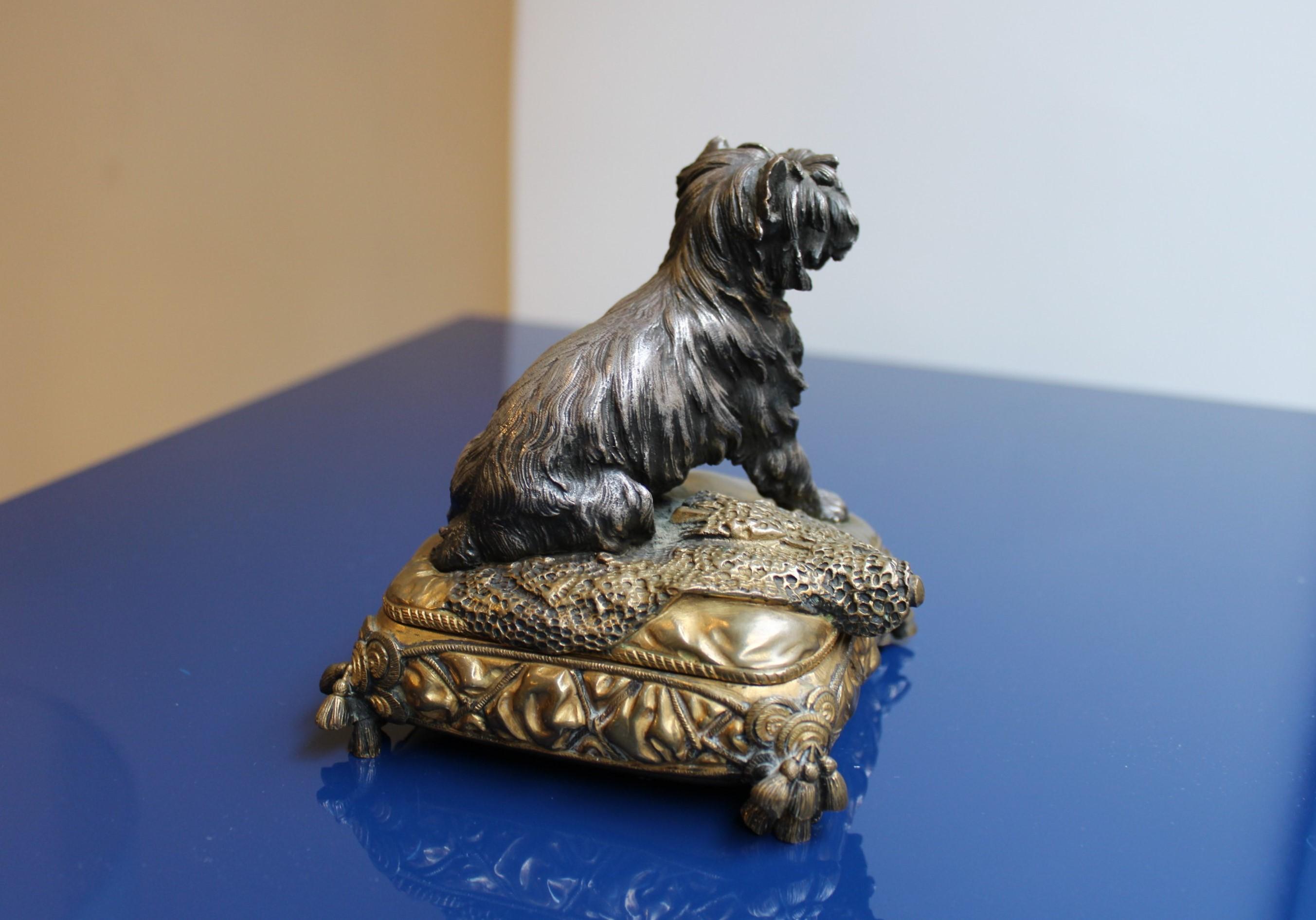 Bronze Box with Dog by Prosper Lecourtier In Fair Condition In Paris, FR