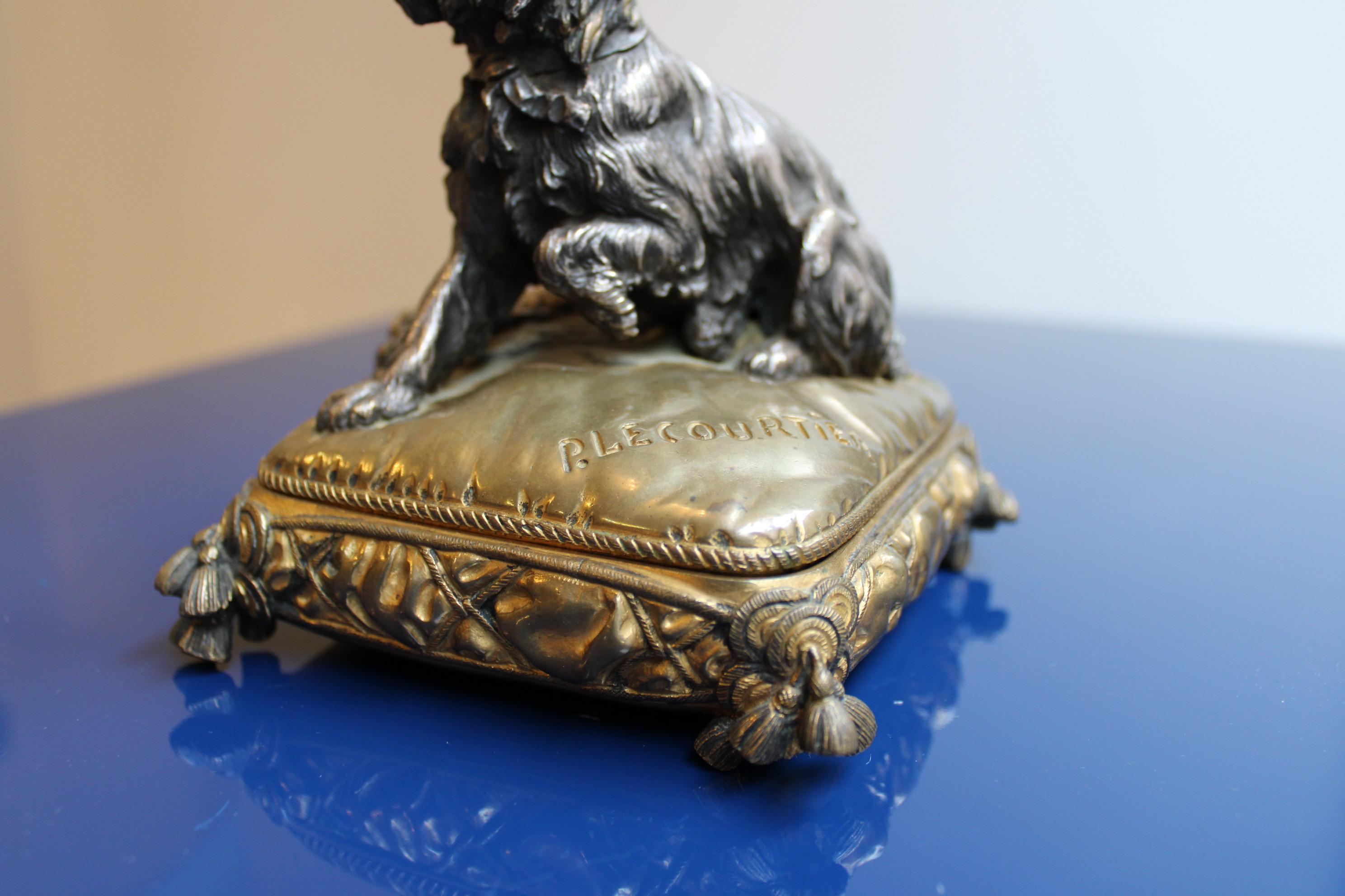Français Bote en bronze avec chien de Prosper Lecourtier